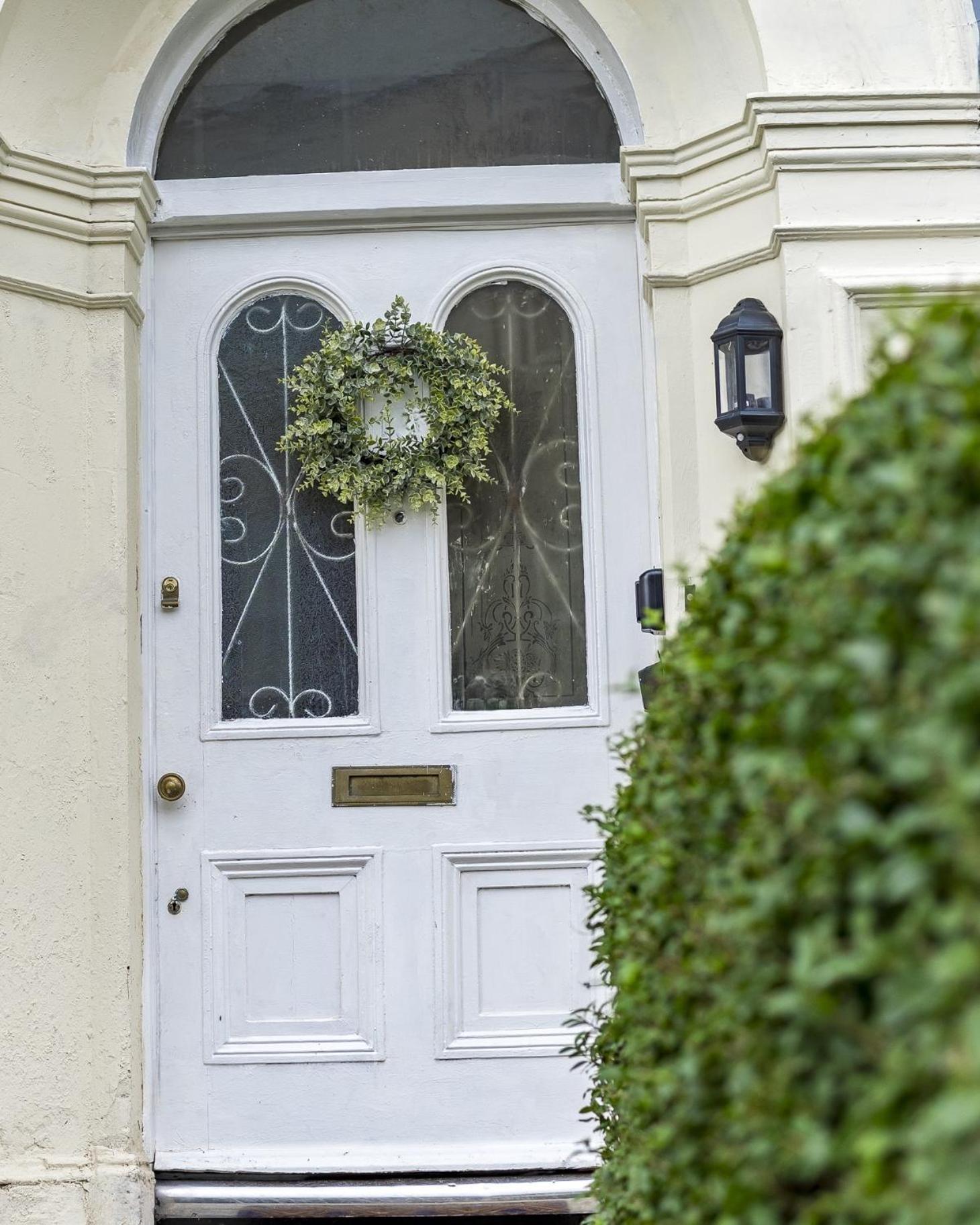 Onslow House - Air Host & Stay - 5 bed, Sleeps 14