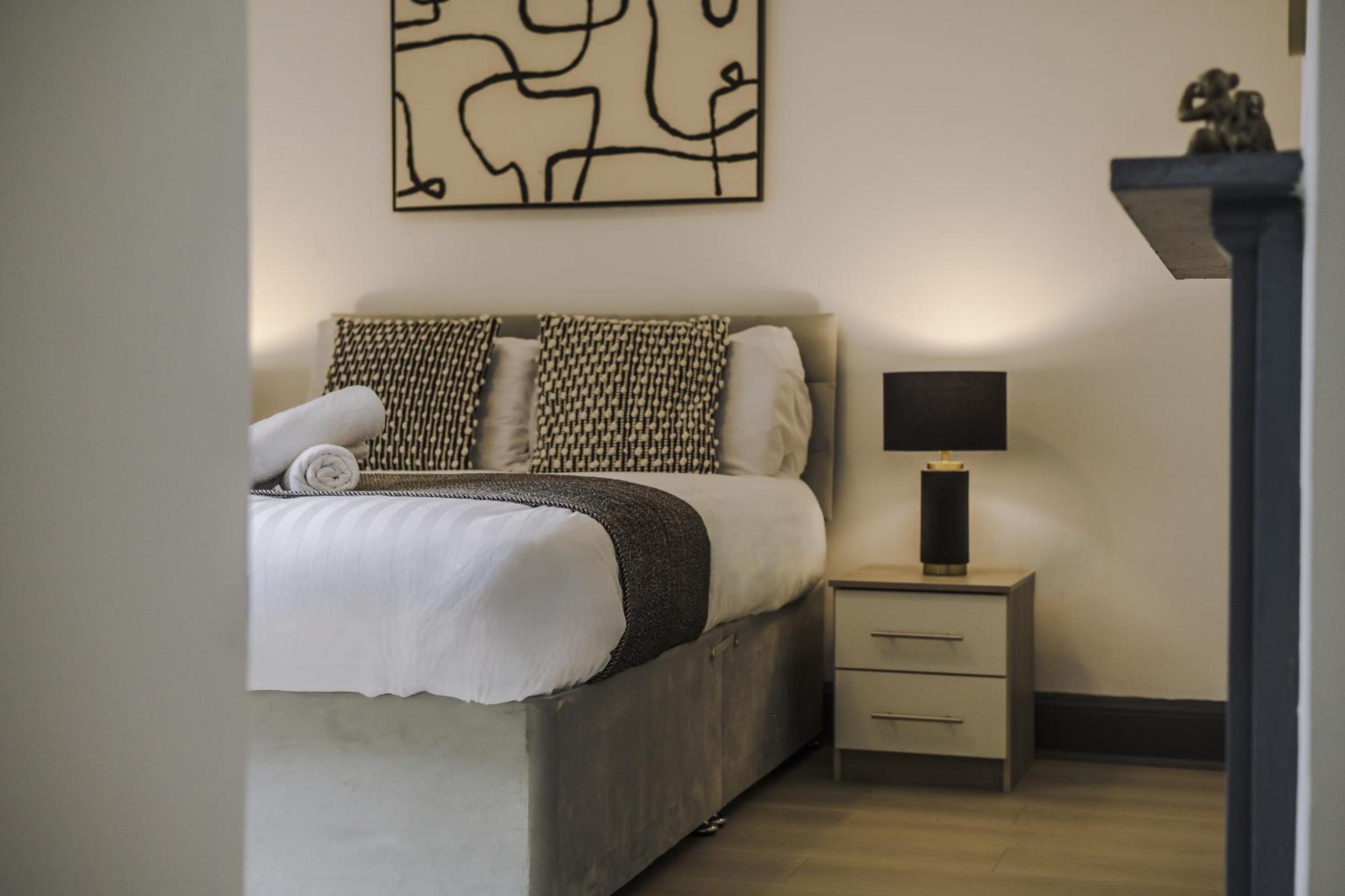 Onslow House - Air Host & Stay - 5 bed, Sleeps 14