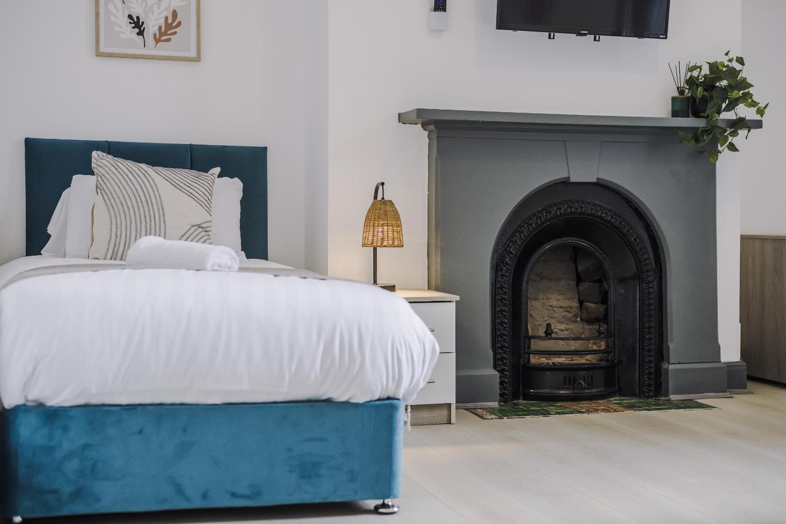 Onslow House - Air Host & Stay - 5 bed, Sleeps 14