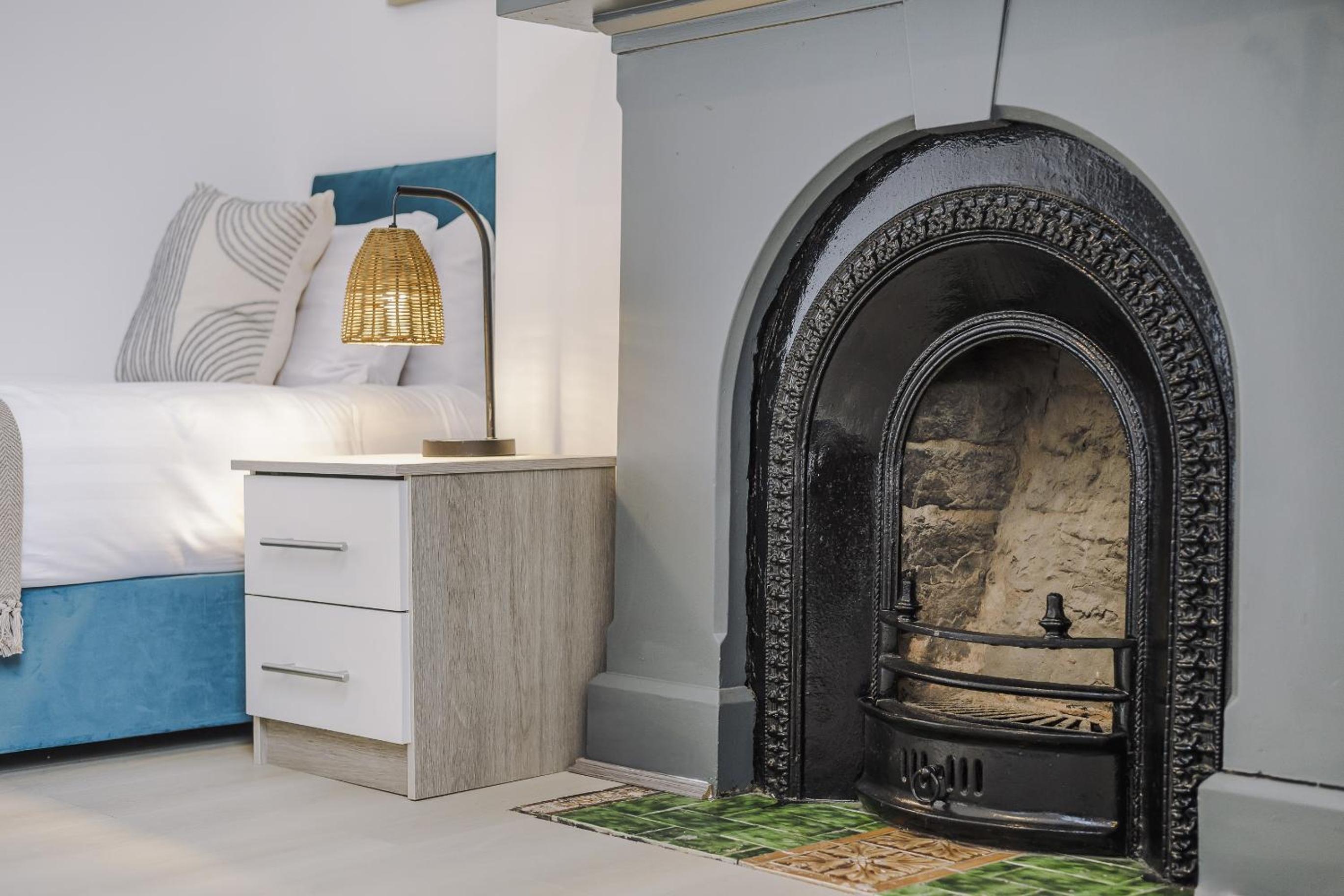 Onslow House - Air Host & Stay - 5 bed, Sleeps 14
