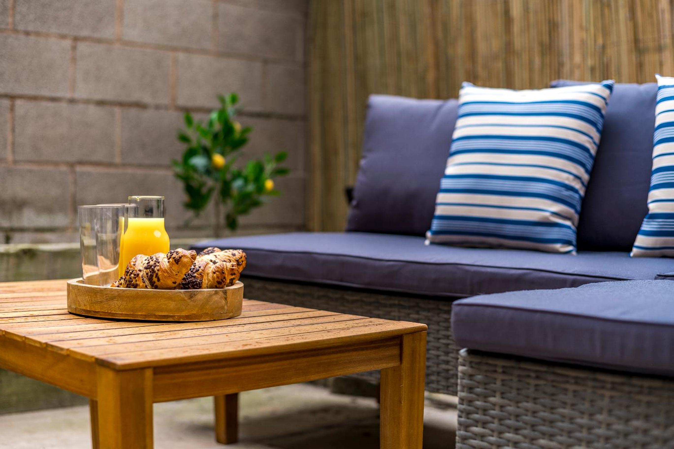 Onslow House - Air Host & Stay - 5 bed, Sleeps 14