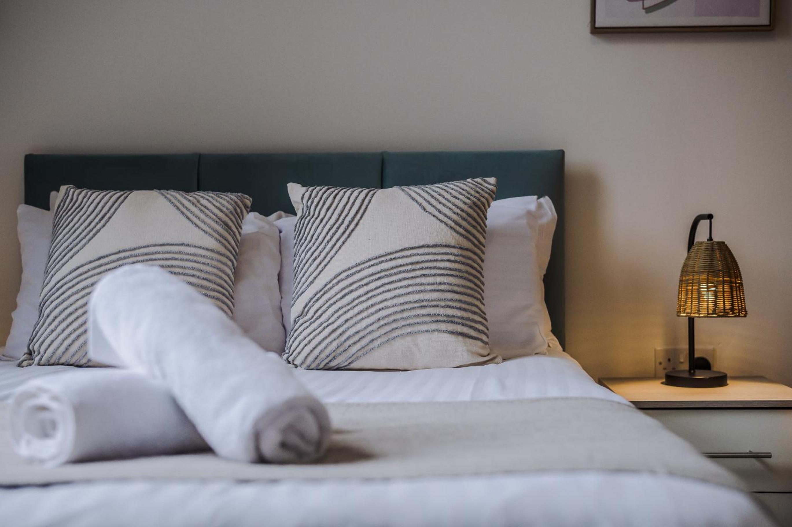 Onslow House - Air Host & Stay - 5 bed, Sleeps 14