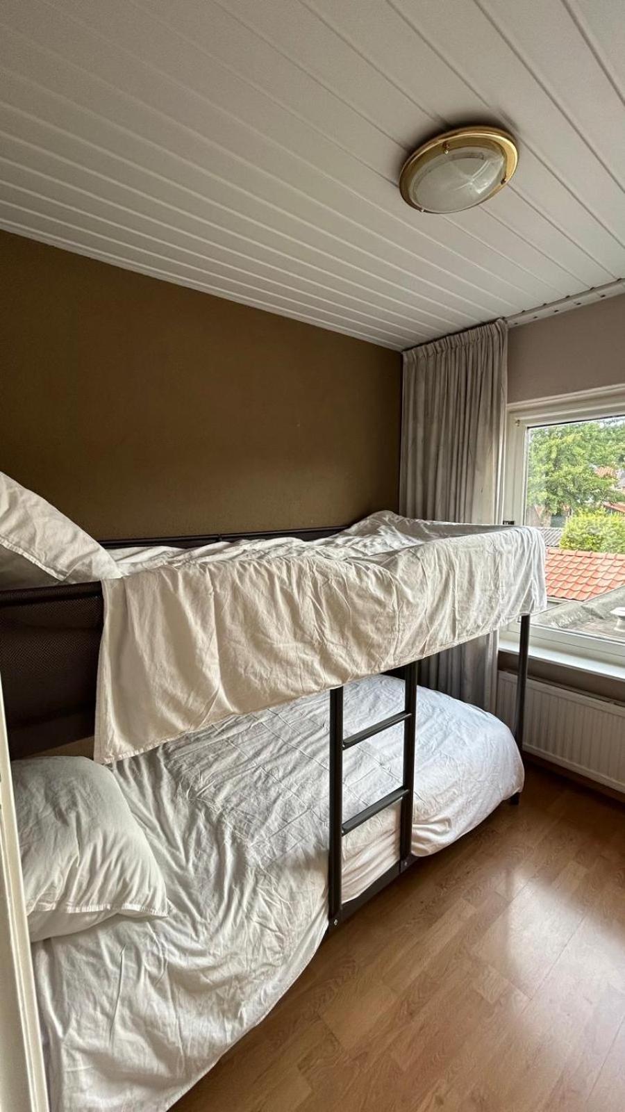 Entire Villa, free breakfast, free parking