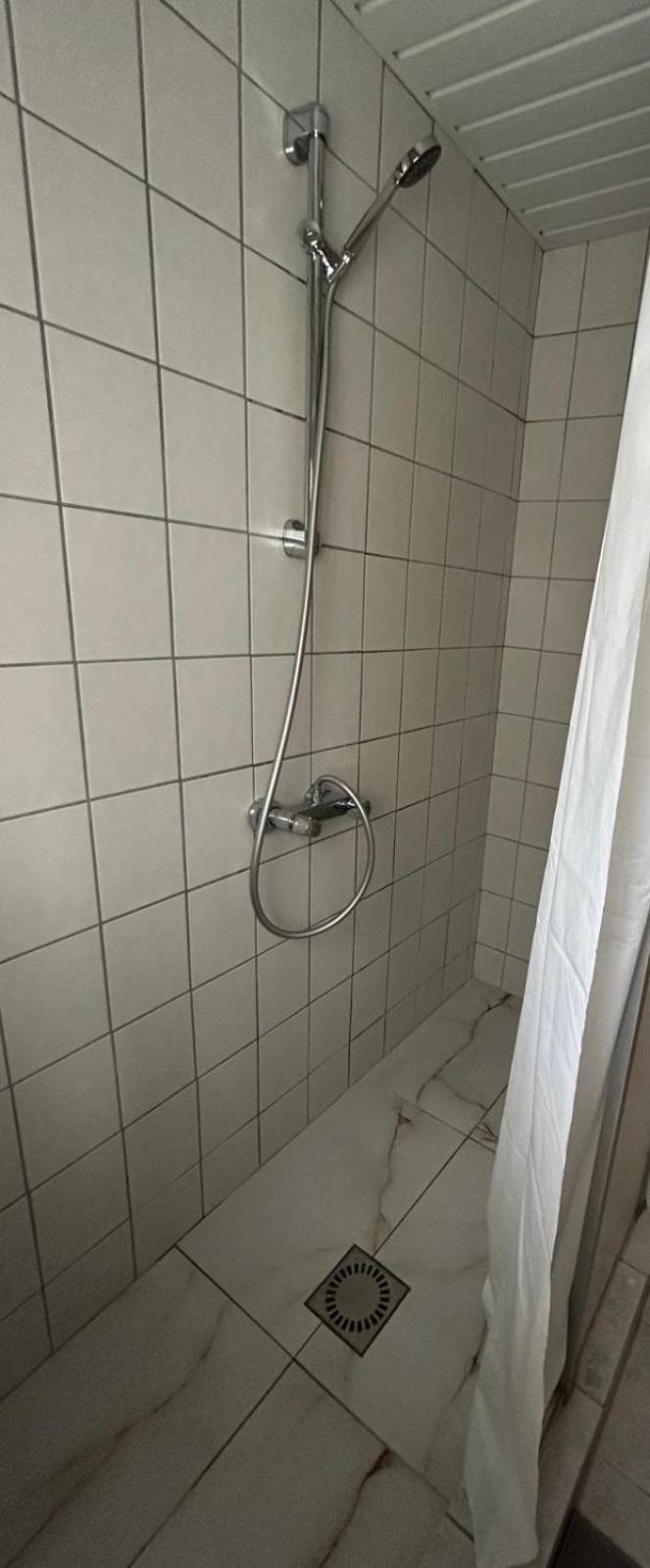 Entire Villa, free breakfast, free parking