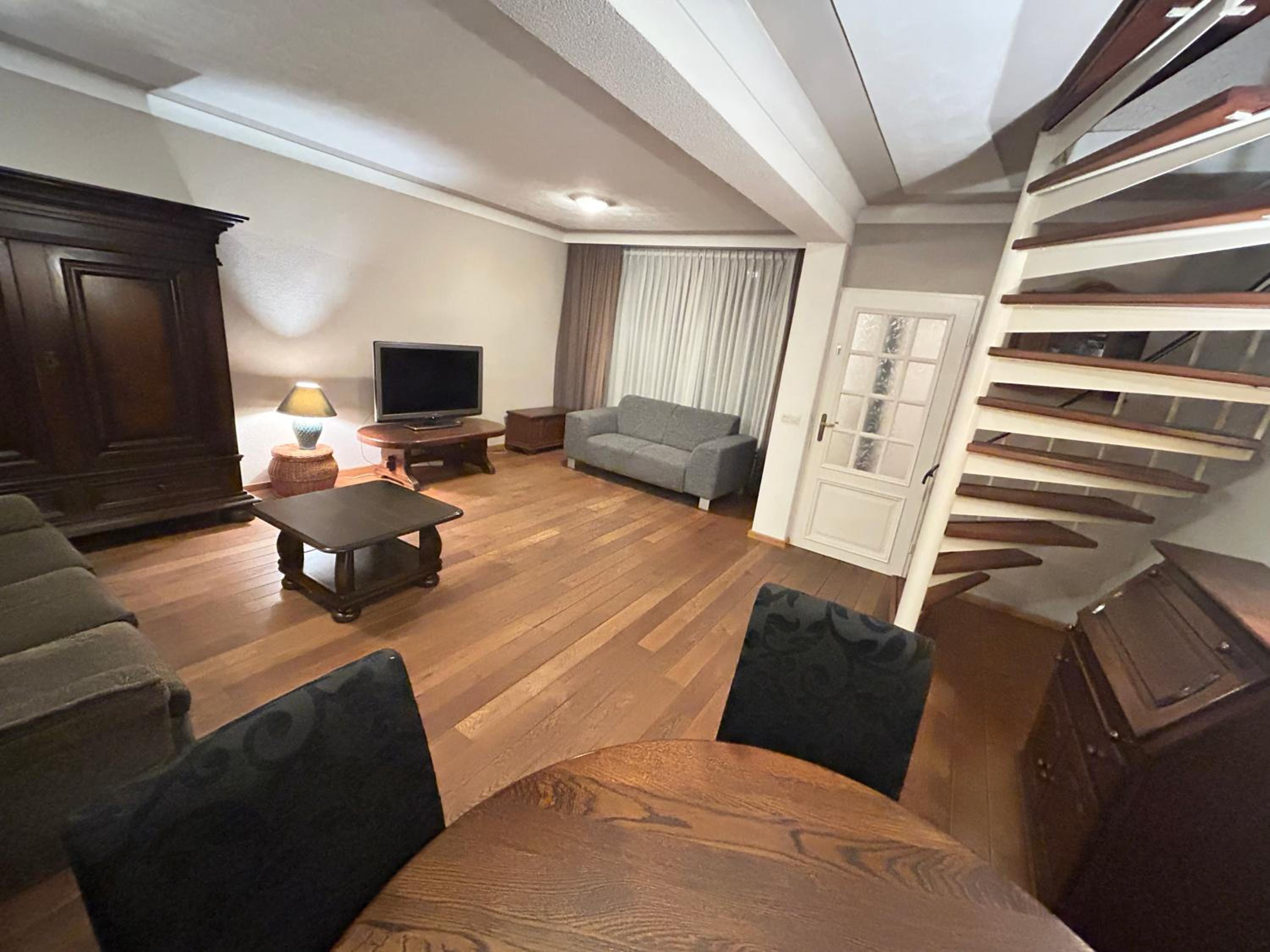 Entire Villa, free breakfast, free parking