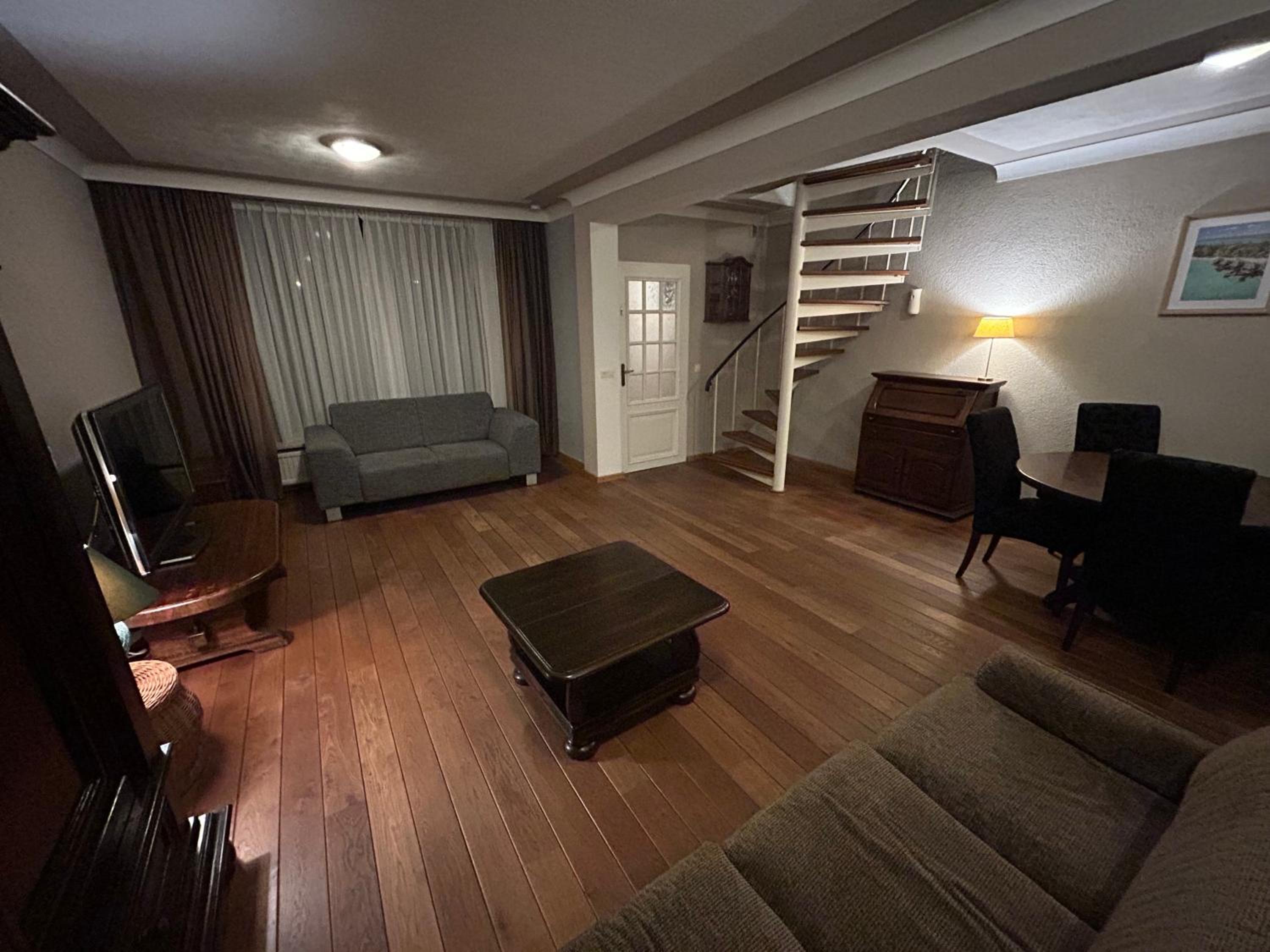 Entire Villa, free breakfast, free parking