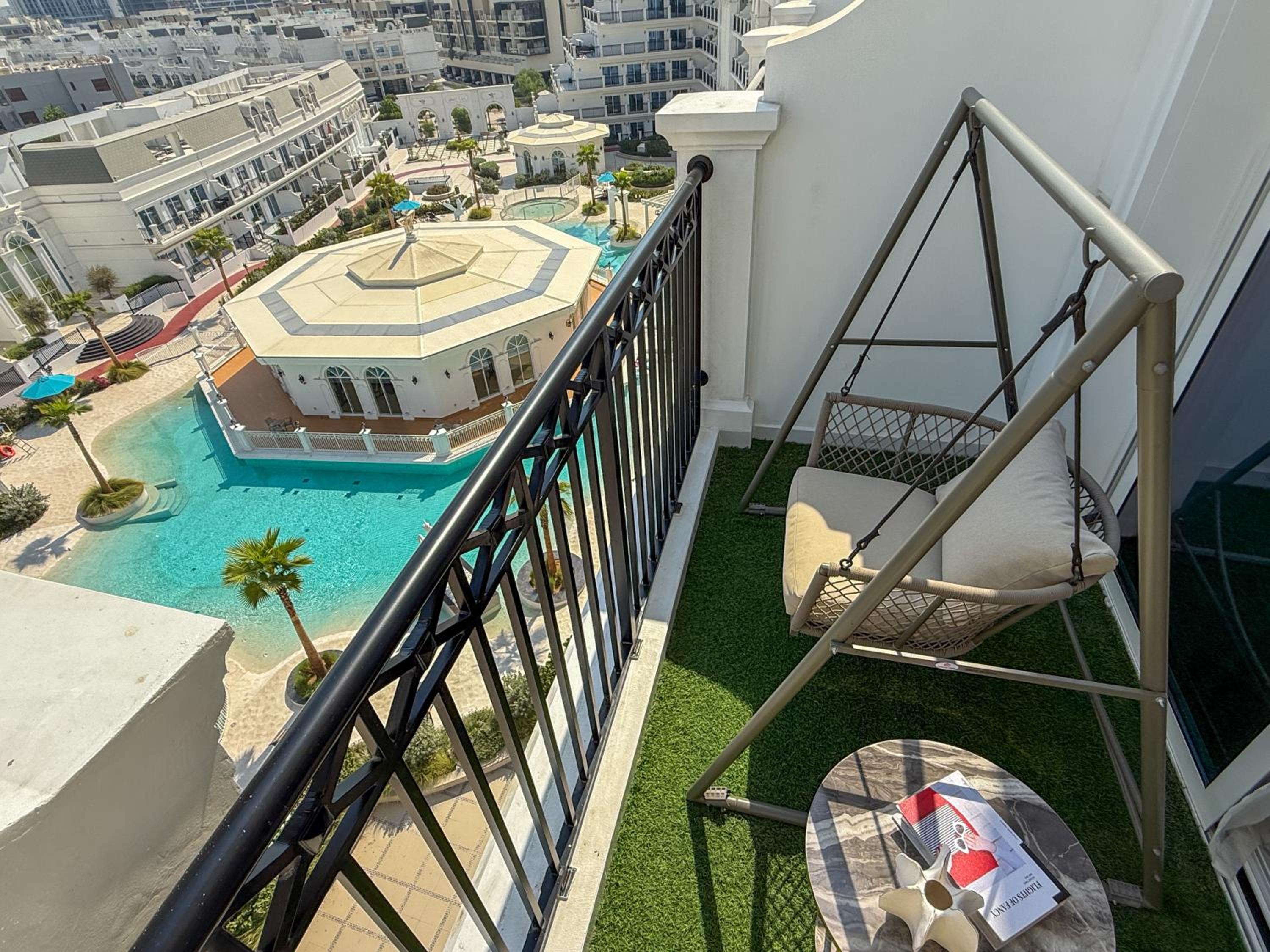 1BR Lagoon View Luxury Spa Retreat near Miracle Garden