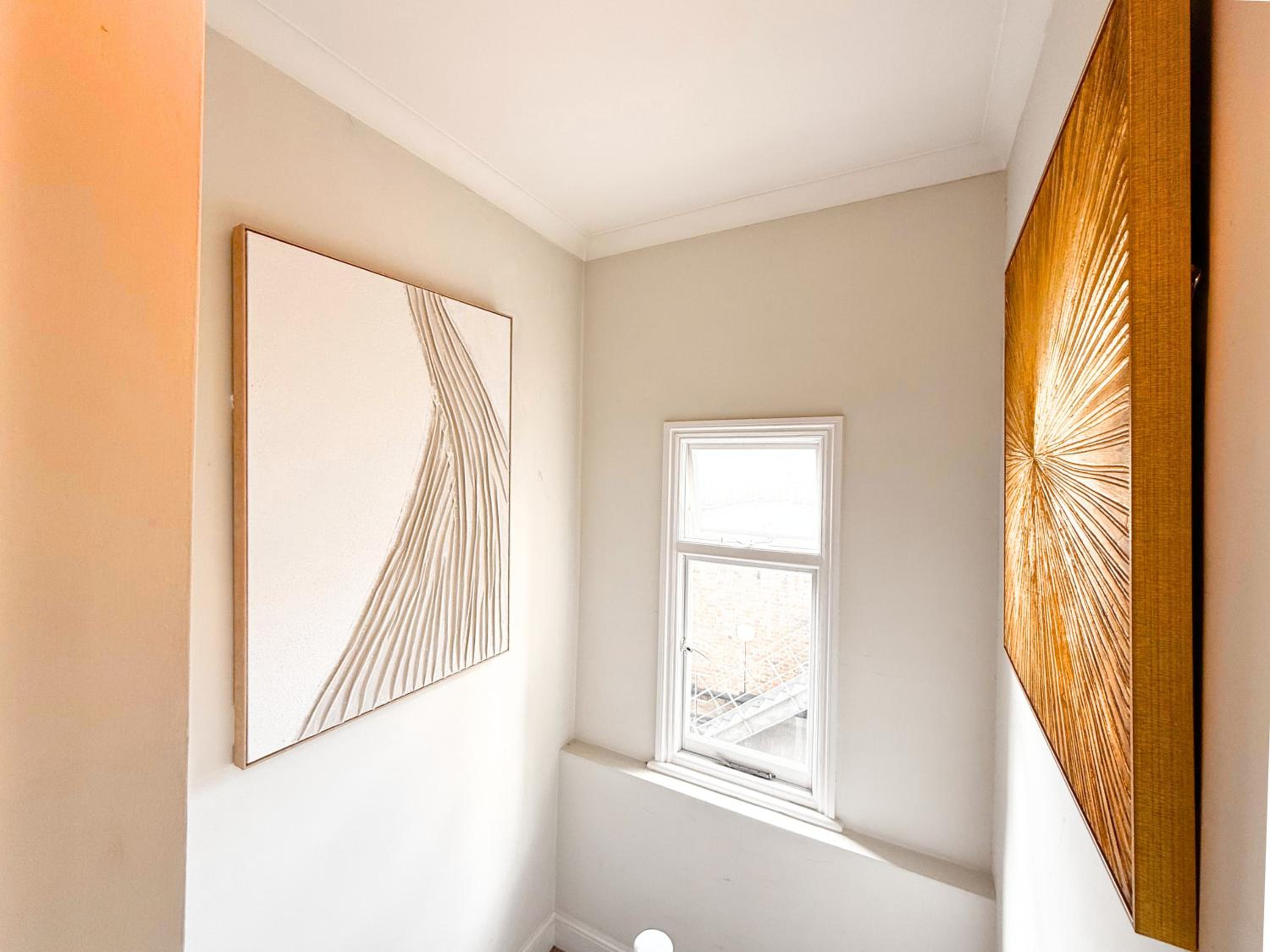 1300ft Fitzrovia Soho 2B2B by Tottenham Court Road Station Elizabeth line & Oxford Street
