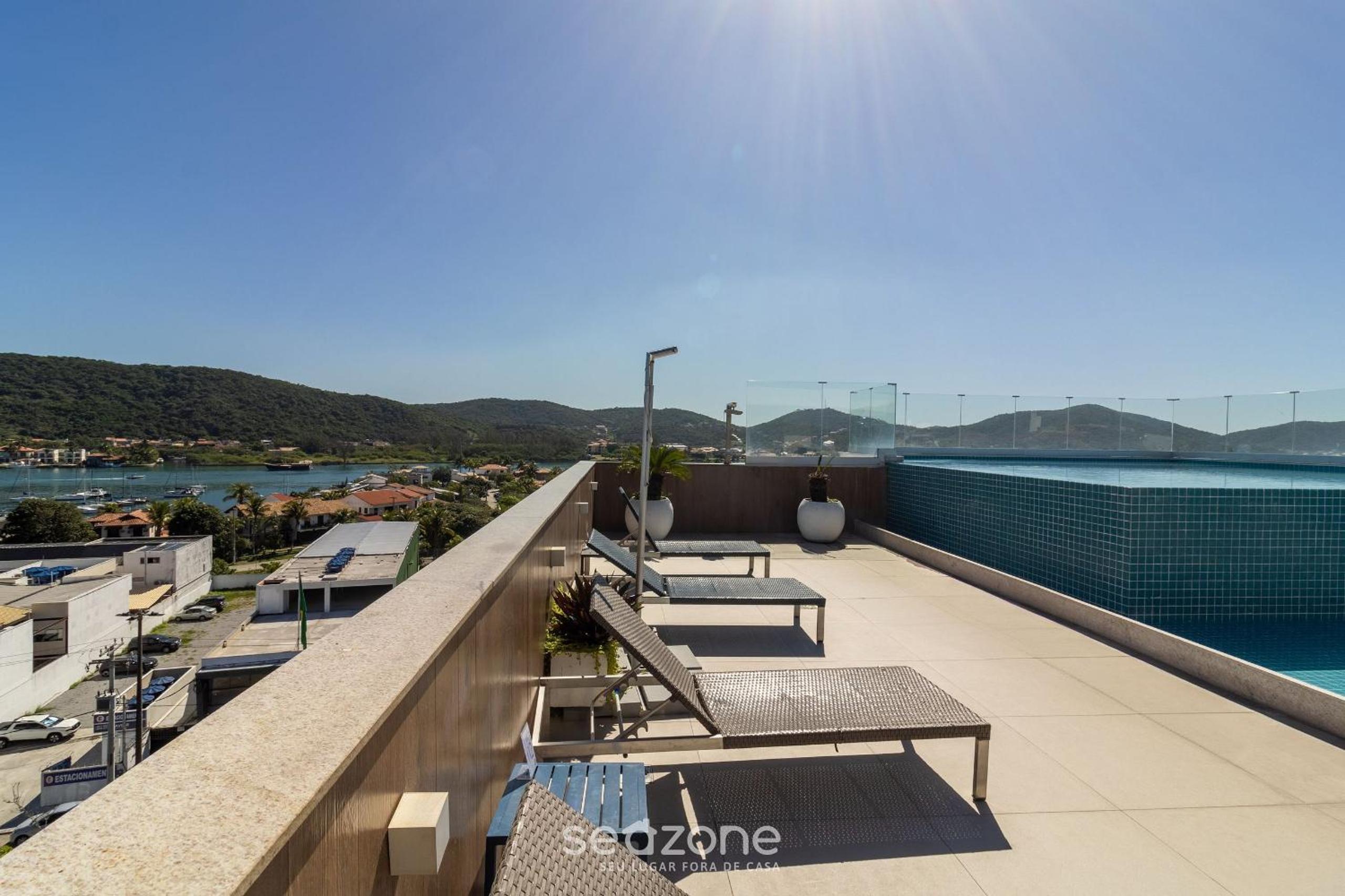 Stay with pool and sauna just steps from the beach in Cabo Frio - HSC