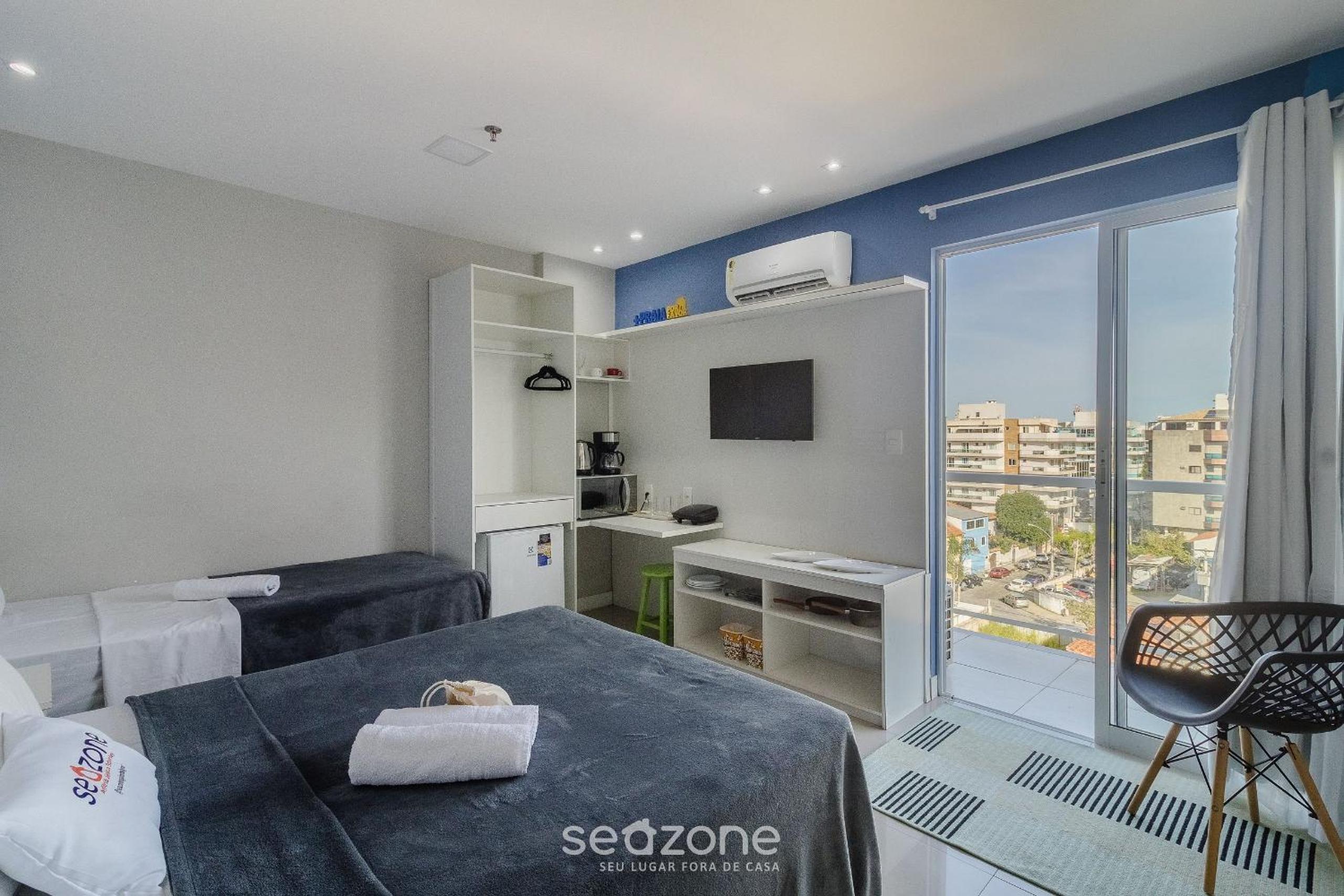 Stay with pool and sauna just steps from the beach in Cabo Frio - HSC