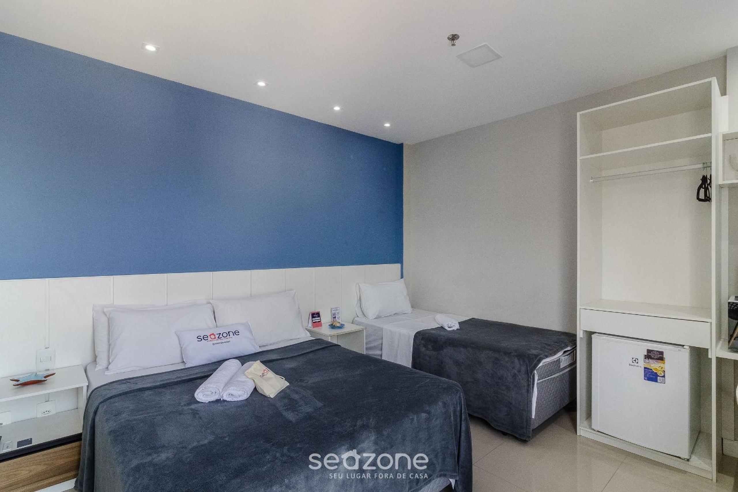 Stay with pool and sauna just steps from the beach in Cabo Frio - HSC