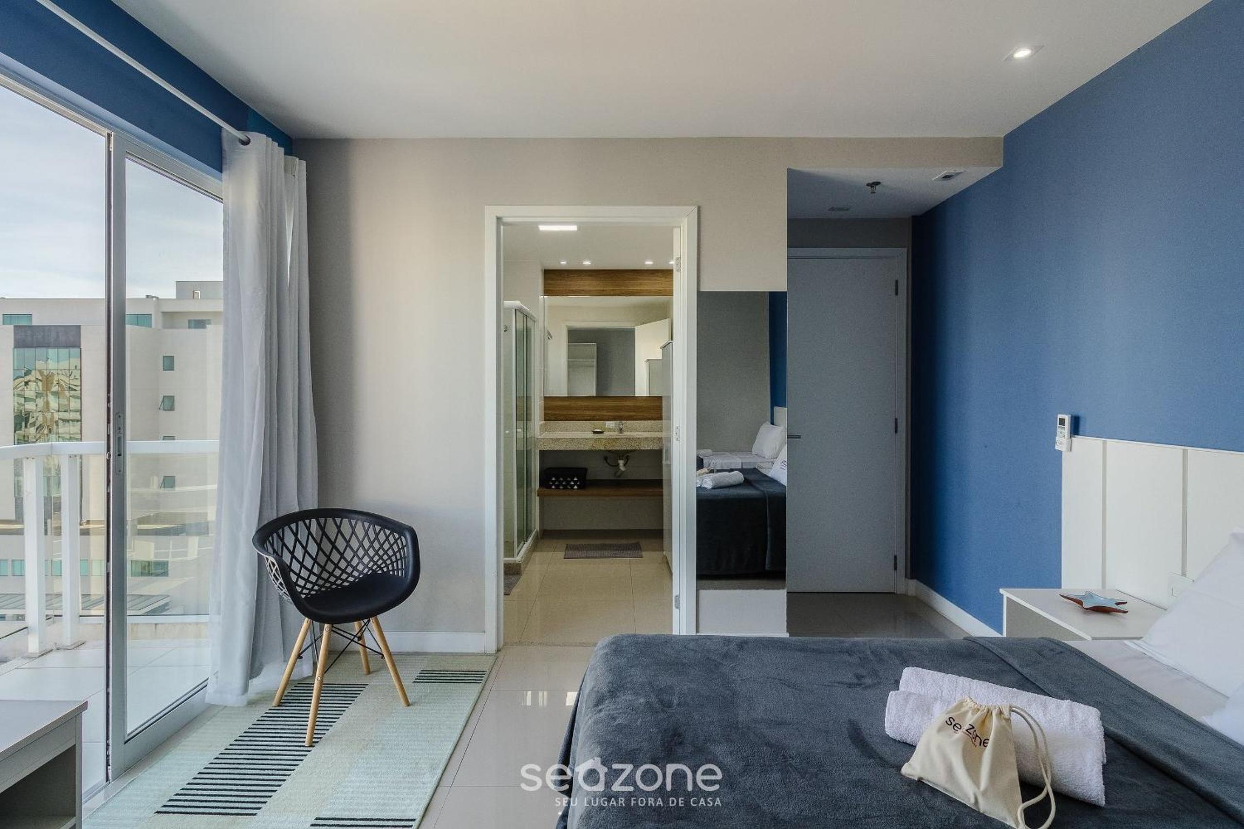 Stay with pool and sauna just steps from the beach in Cabo Frio - HSC