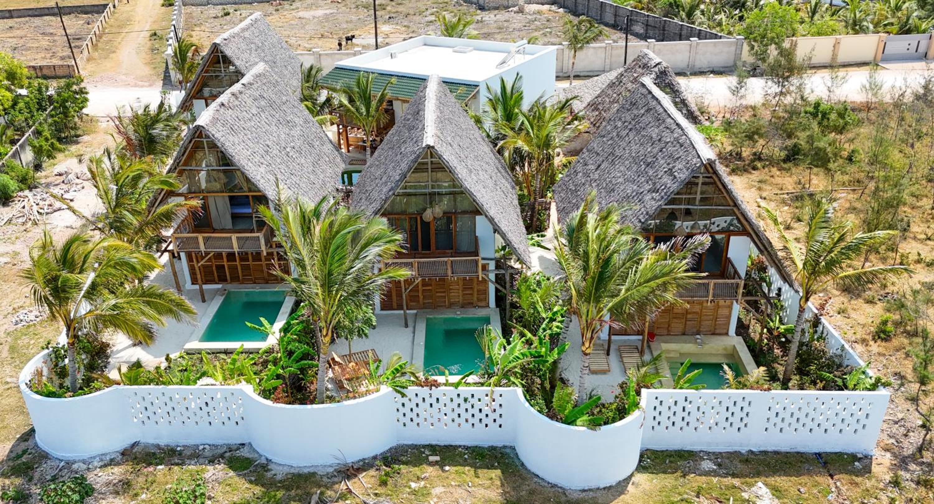 MAKU Oasis Villas and Studios