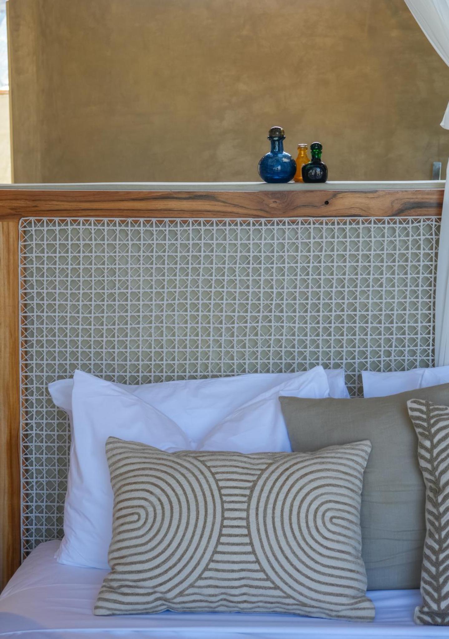 MAKU Oasis Villas and Studios