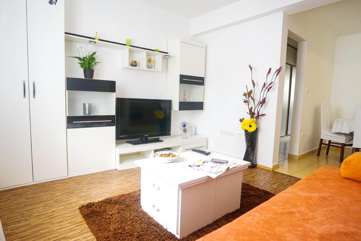 Floral Apartment view 3