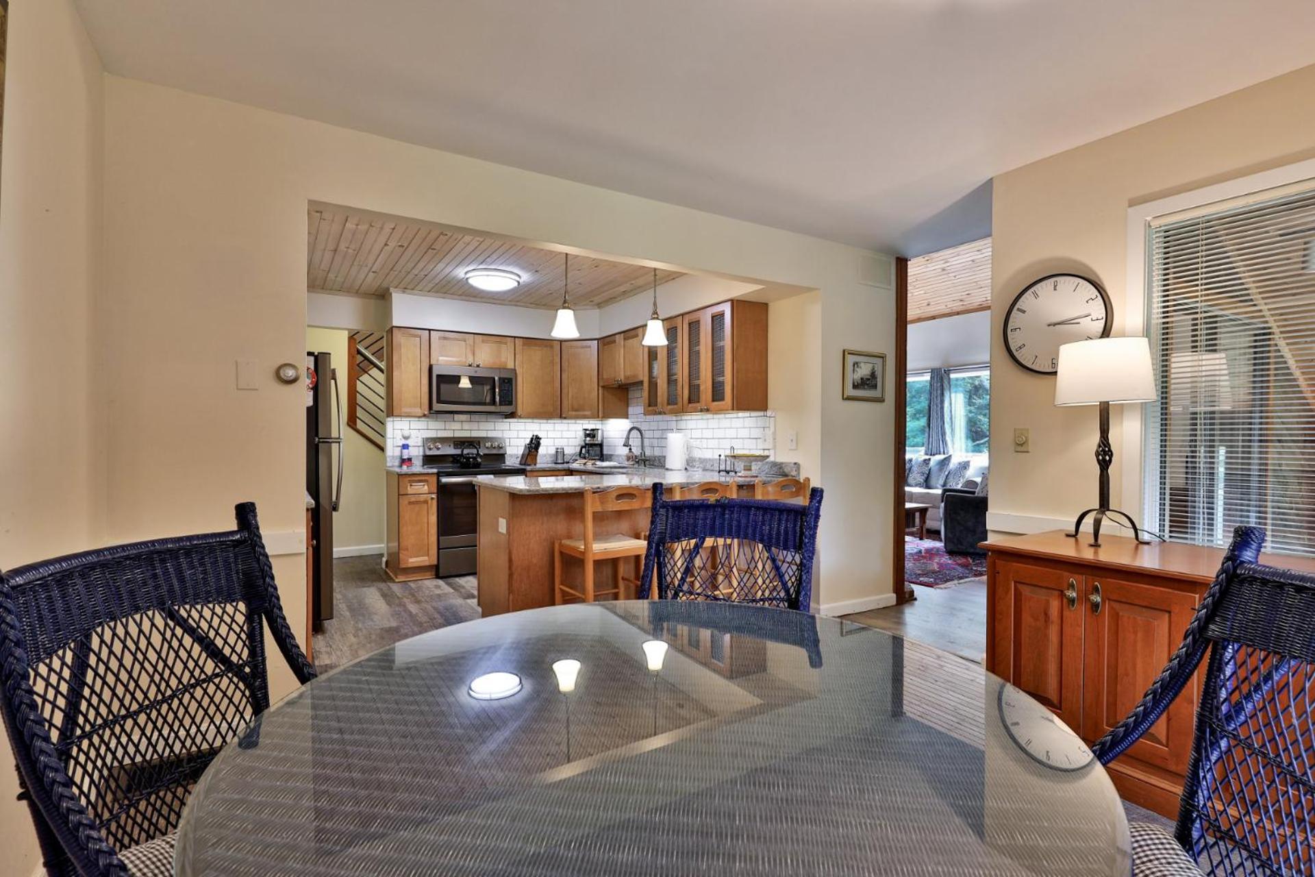 Private Killington Home with Indoor Hot Tub and 2 Living Rooms