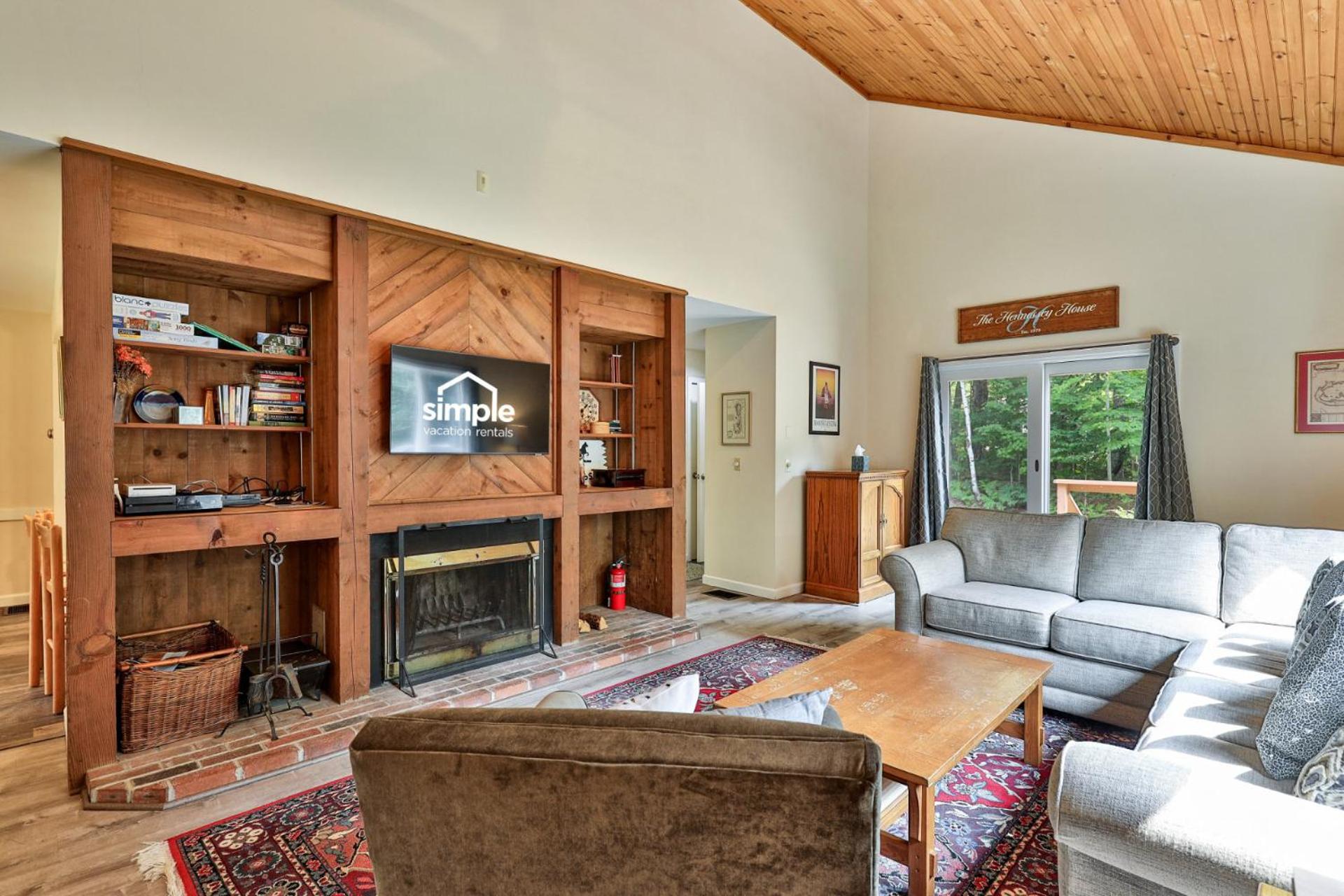 Private Killington Home with Indoor Hot Tub and 2 Living Rooms