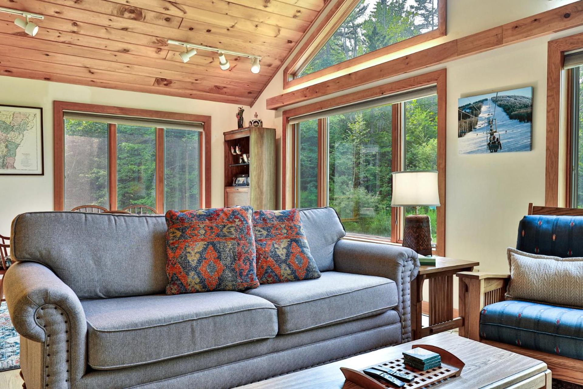 Private Killington Home with Indoor Hot Tub and 2 Living Rooms
