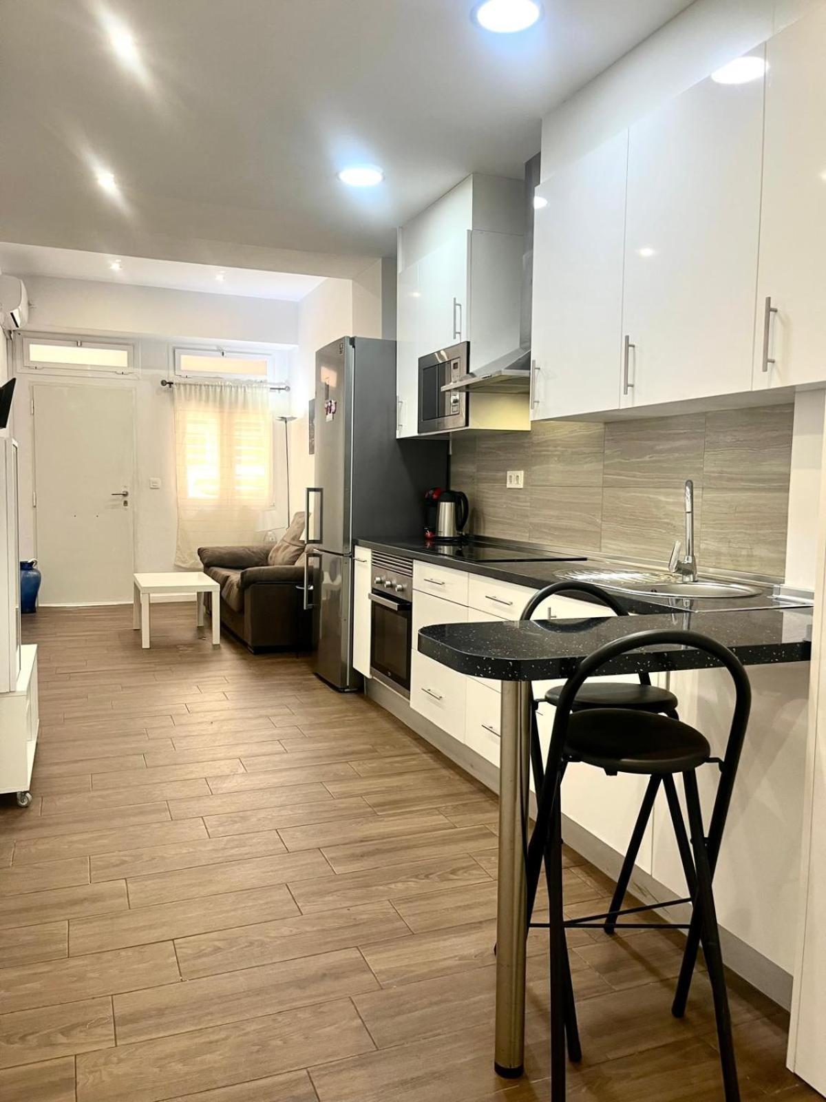 Apartment next to Hospital Morales Meseguer