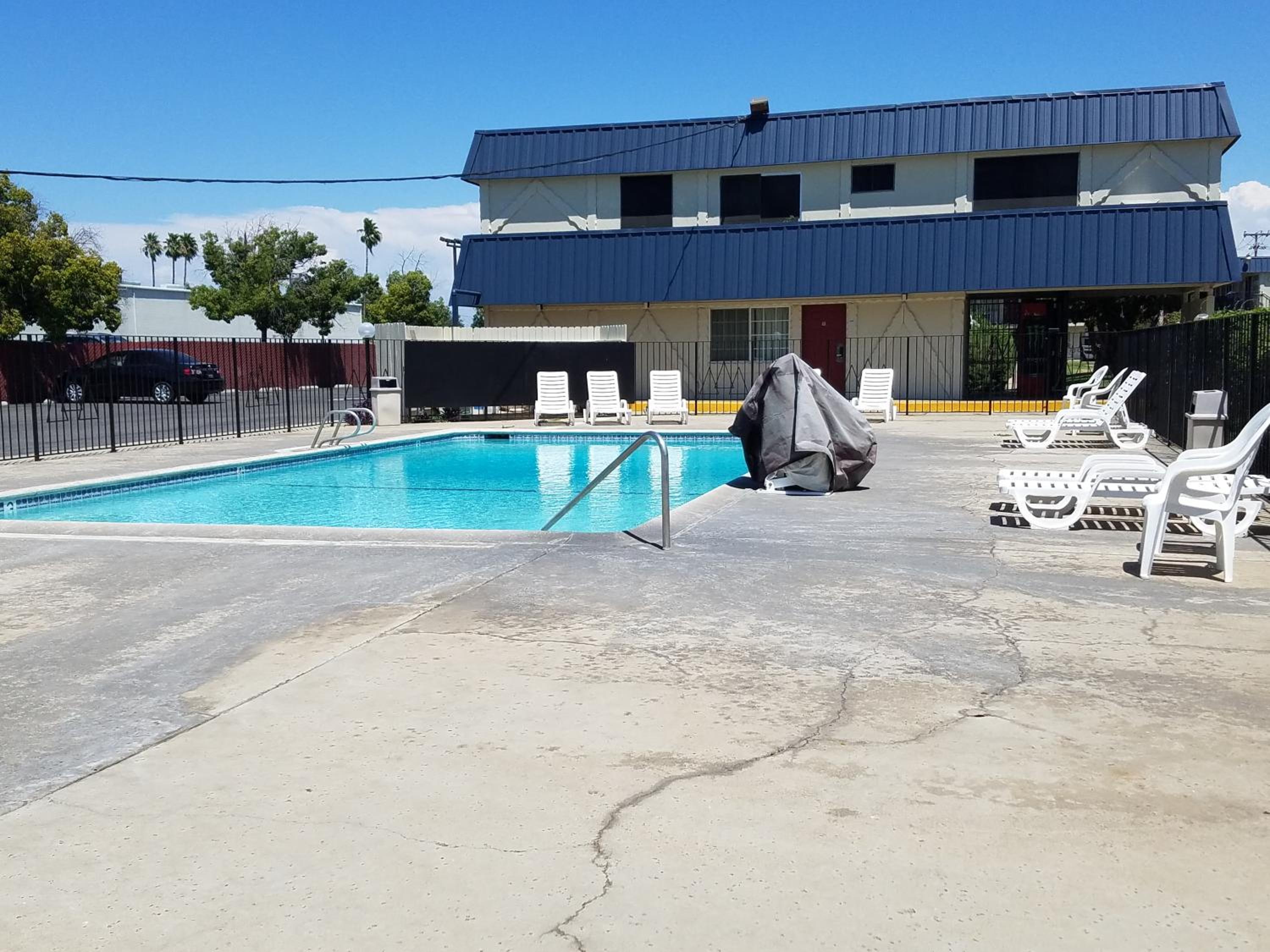 Economy Inn Fresno Yosemite '''NEWLY REMODELED'''