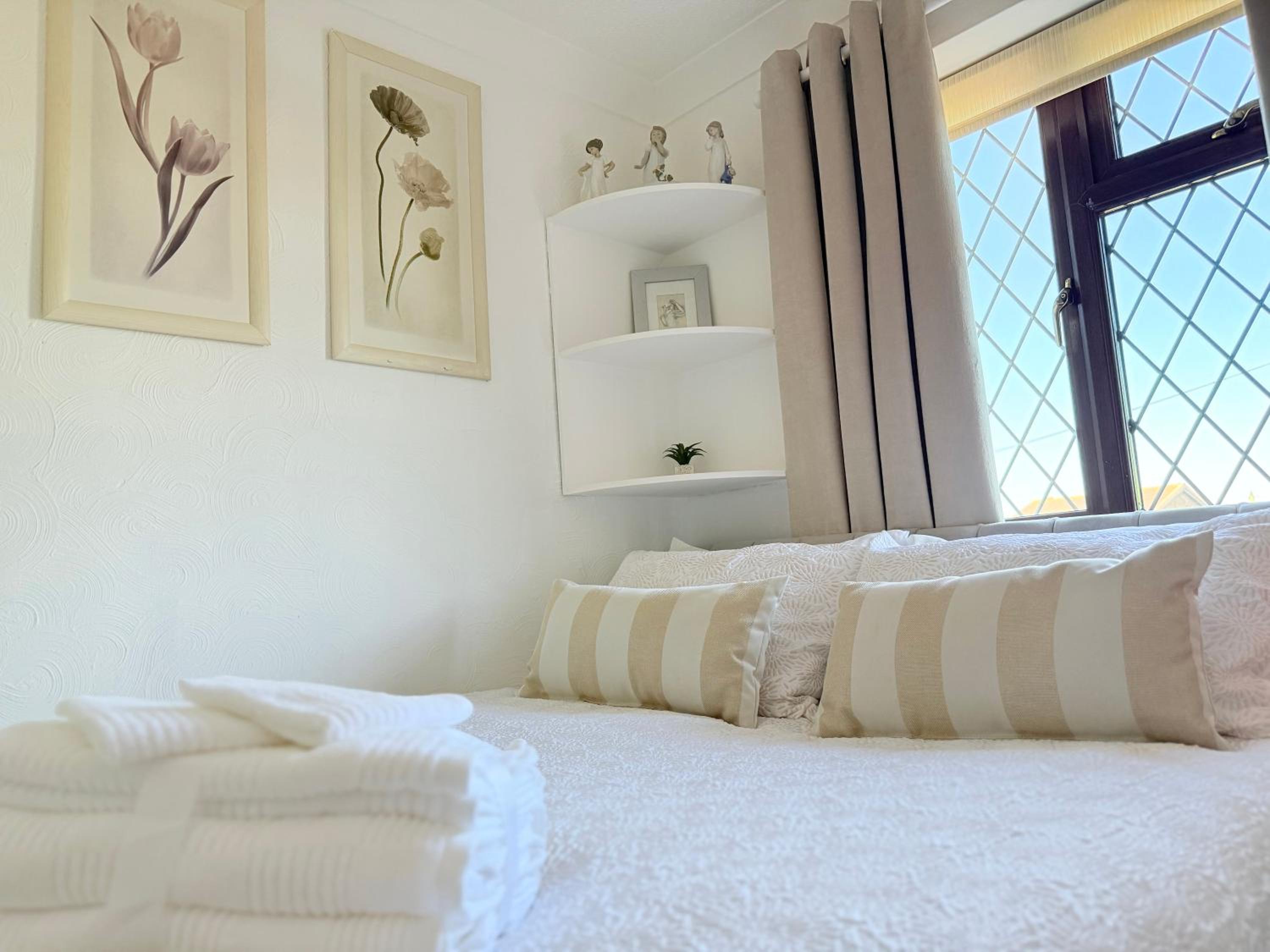 DAINTY HOME STAY - 6 BDR Contractors, Family & Group