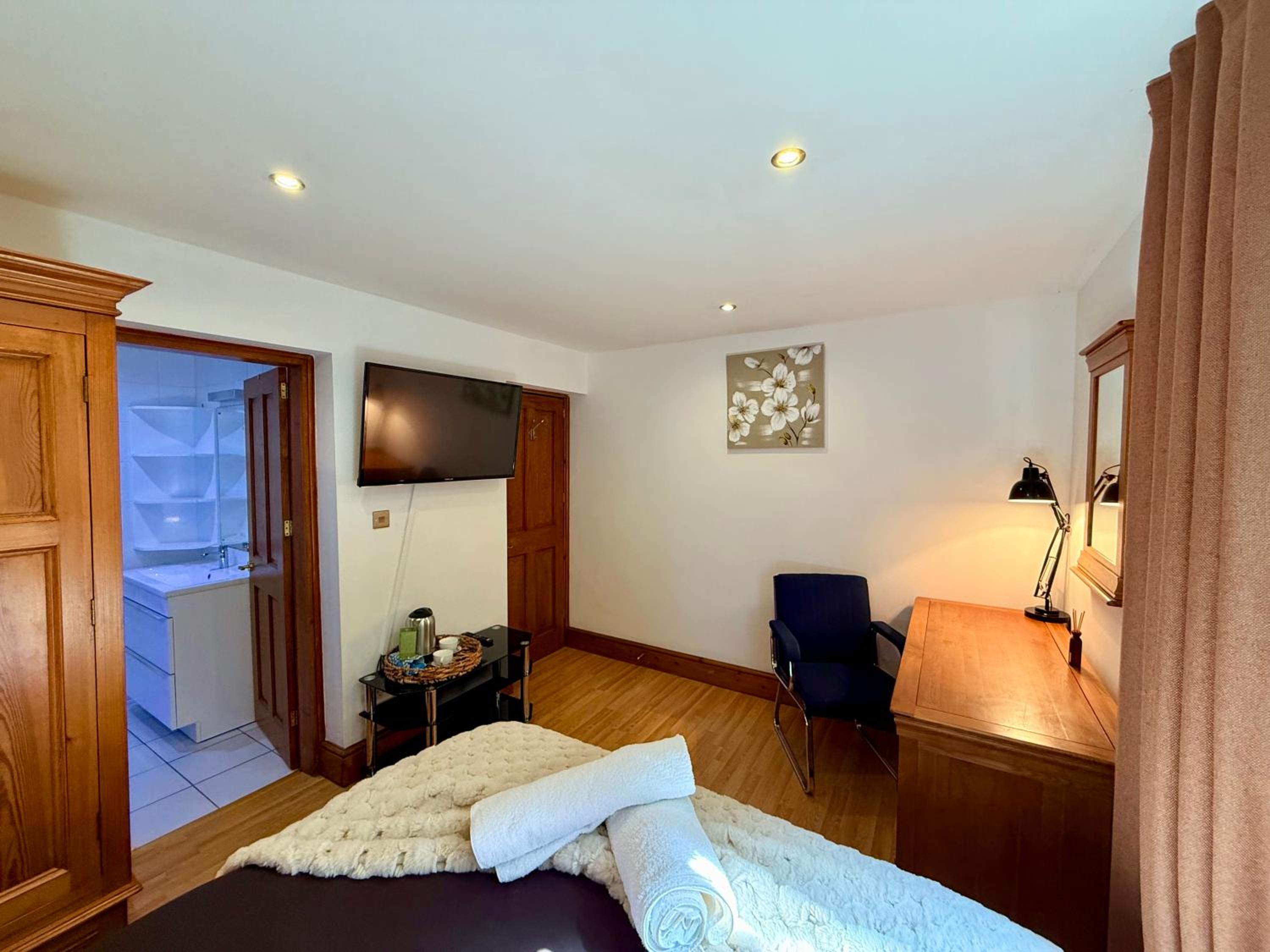 DAINTY HOME STAY - 6 BDR Contractors, Family & Group