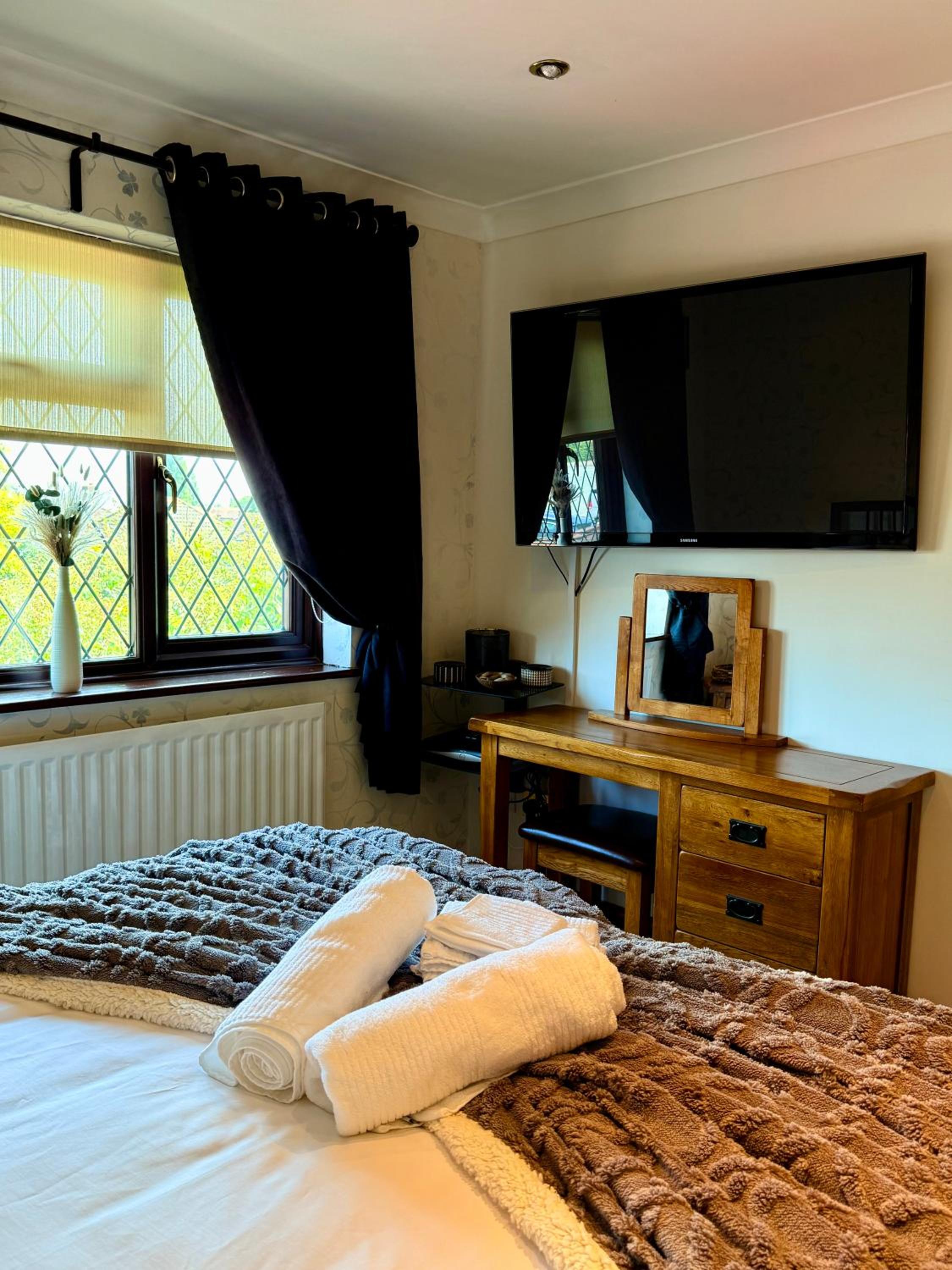 DAINTY HOME STAY - 6 BDR Contractors, Family & Group