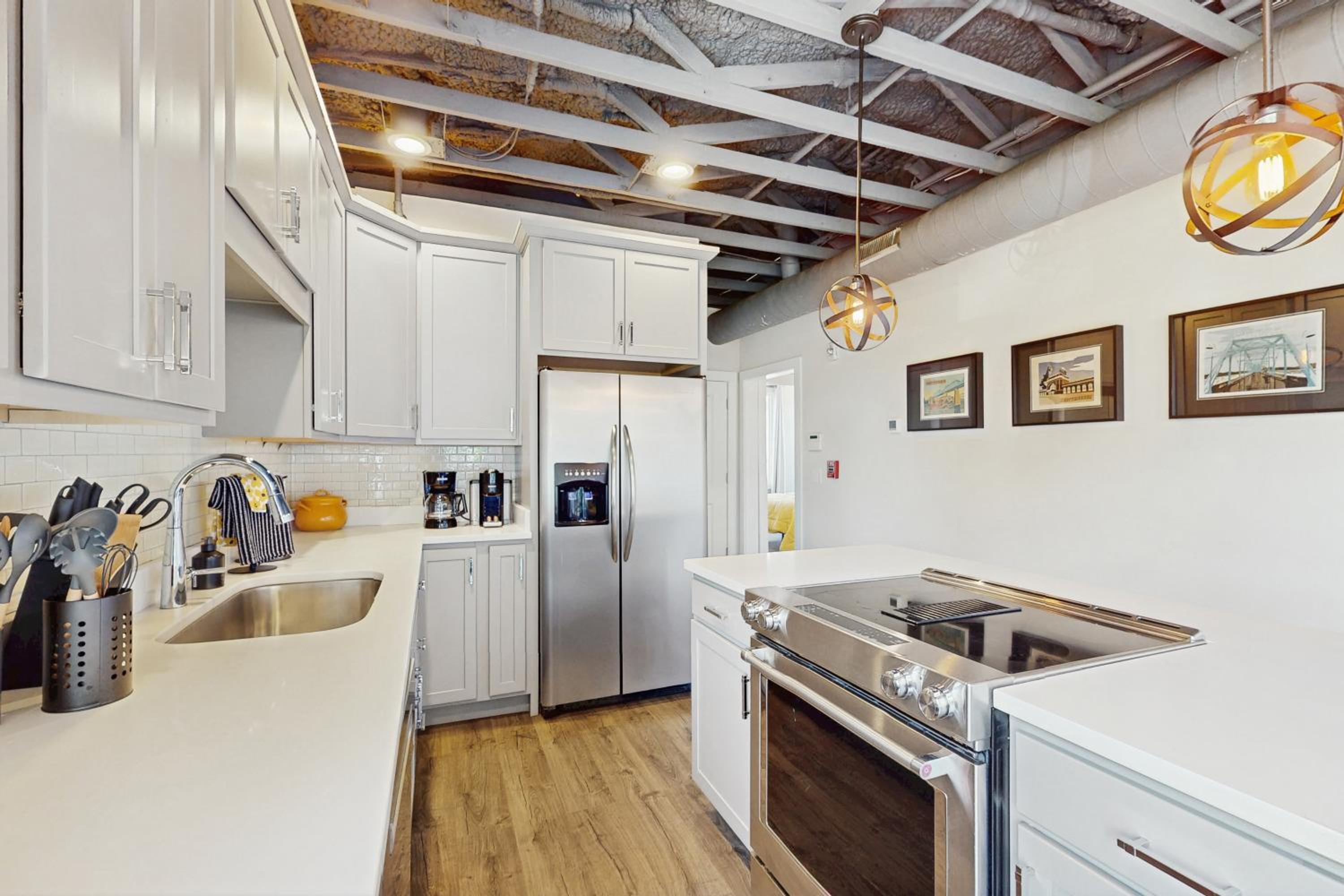 Walkable Gem! Dtwn Chattanooga Base with Balcony