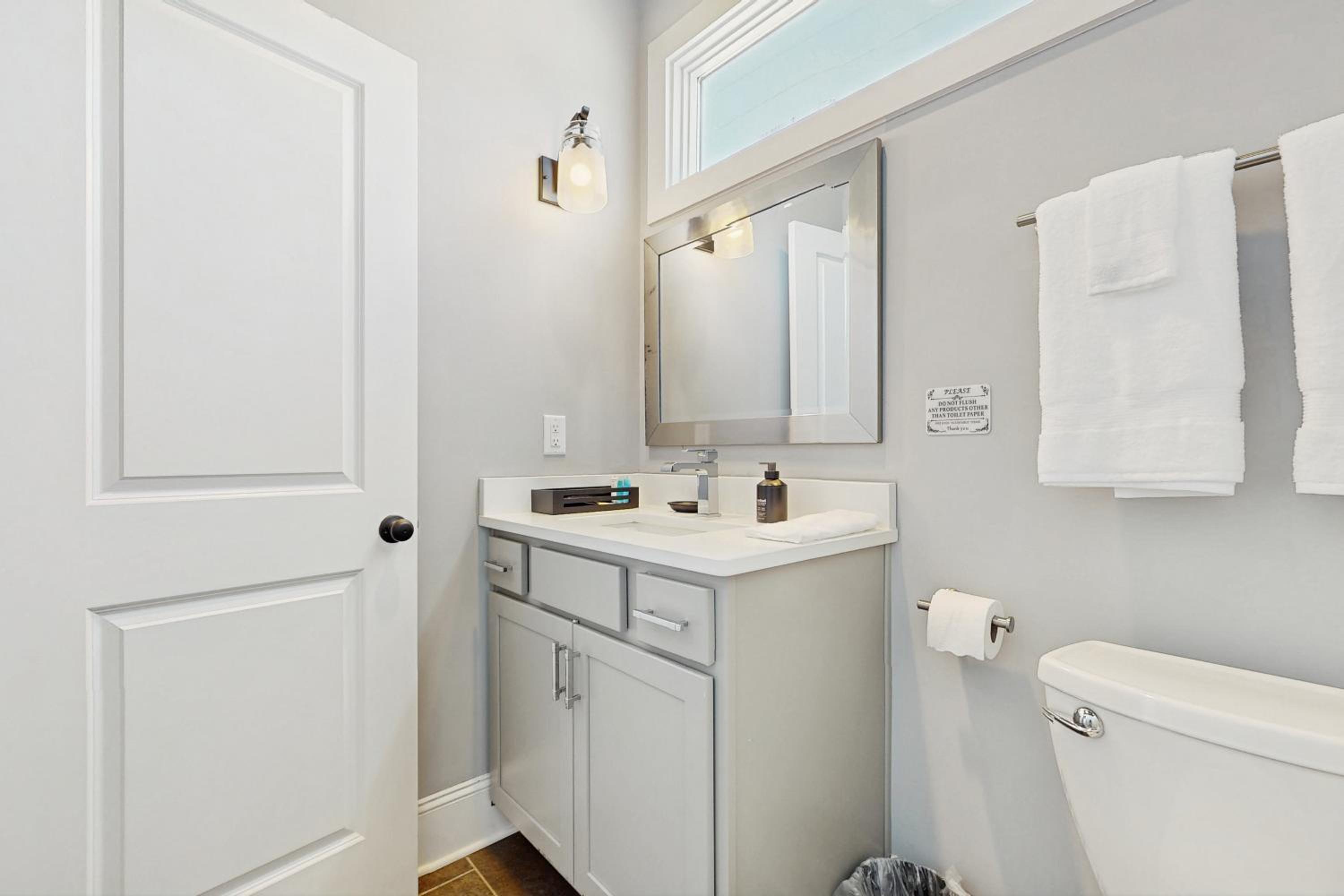 Walkable Gem! Dtwn Chattanooga Base with Balcony