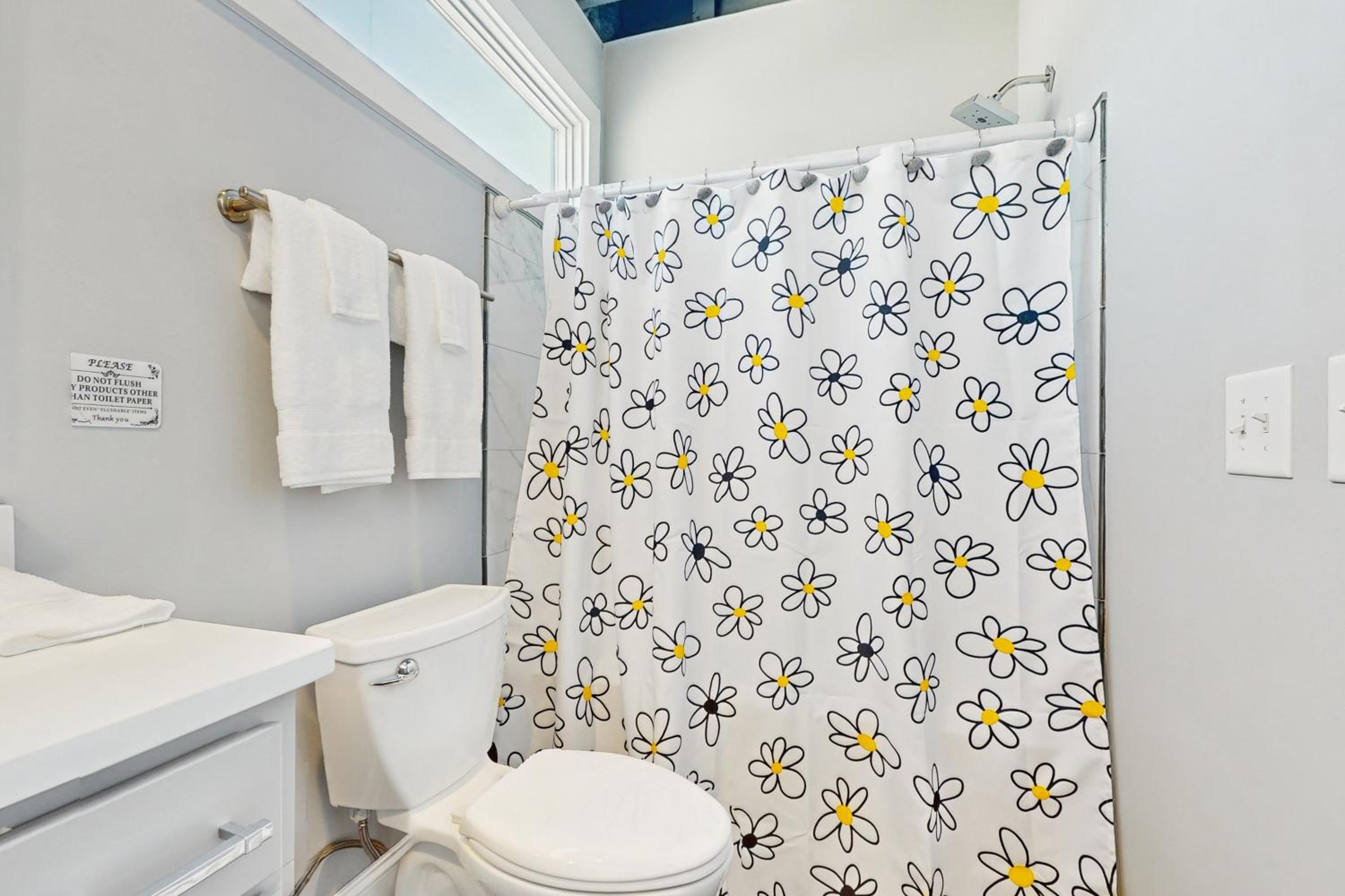 Walkable Gem! Dtwn Chattanooga Base with Balcony