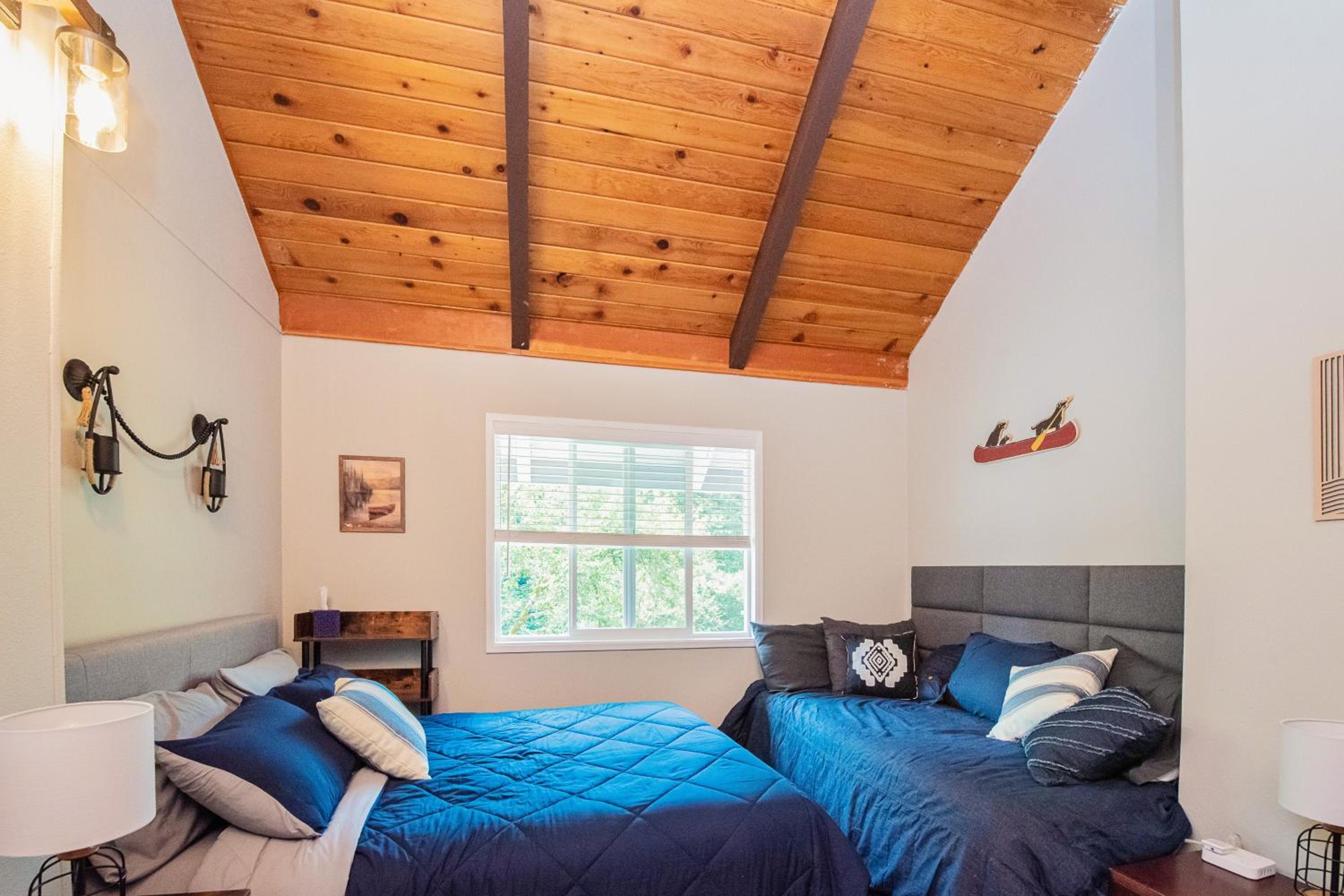 Riverfront Home with Views in Kalama, Pets Welcome!
