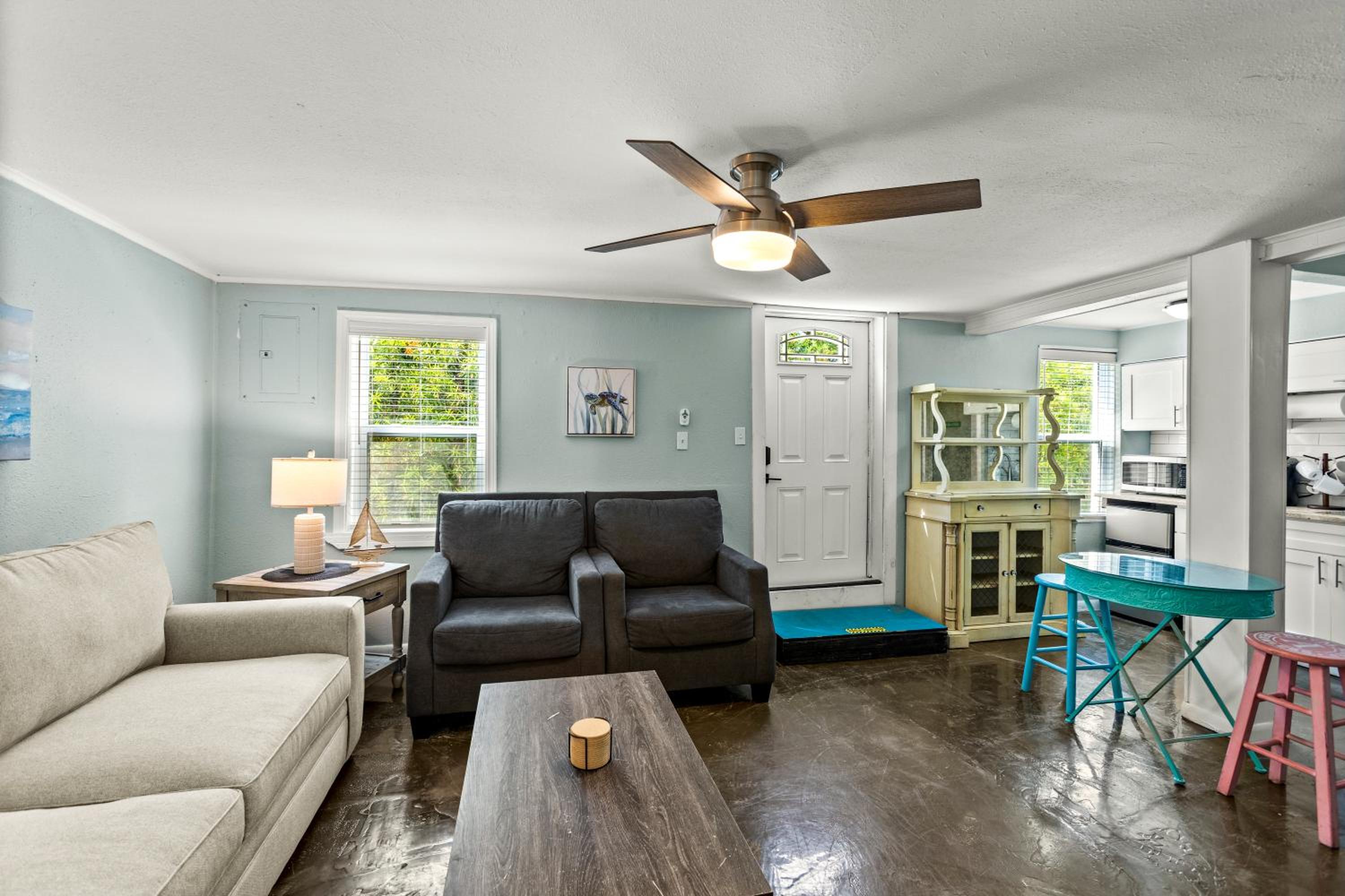 Family & Pet-Friendly - Walk to Beach & Pier