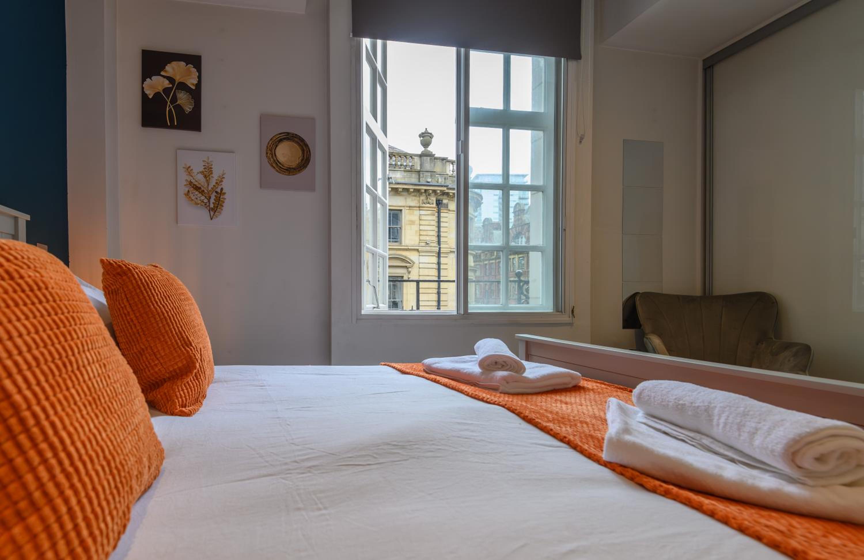 Central Business Class Apartment - Luxury Living