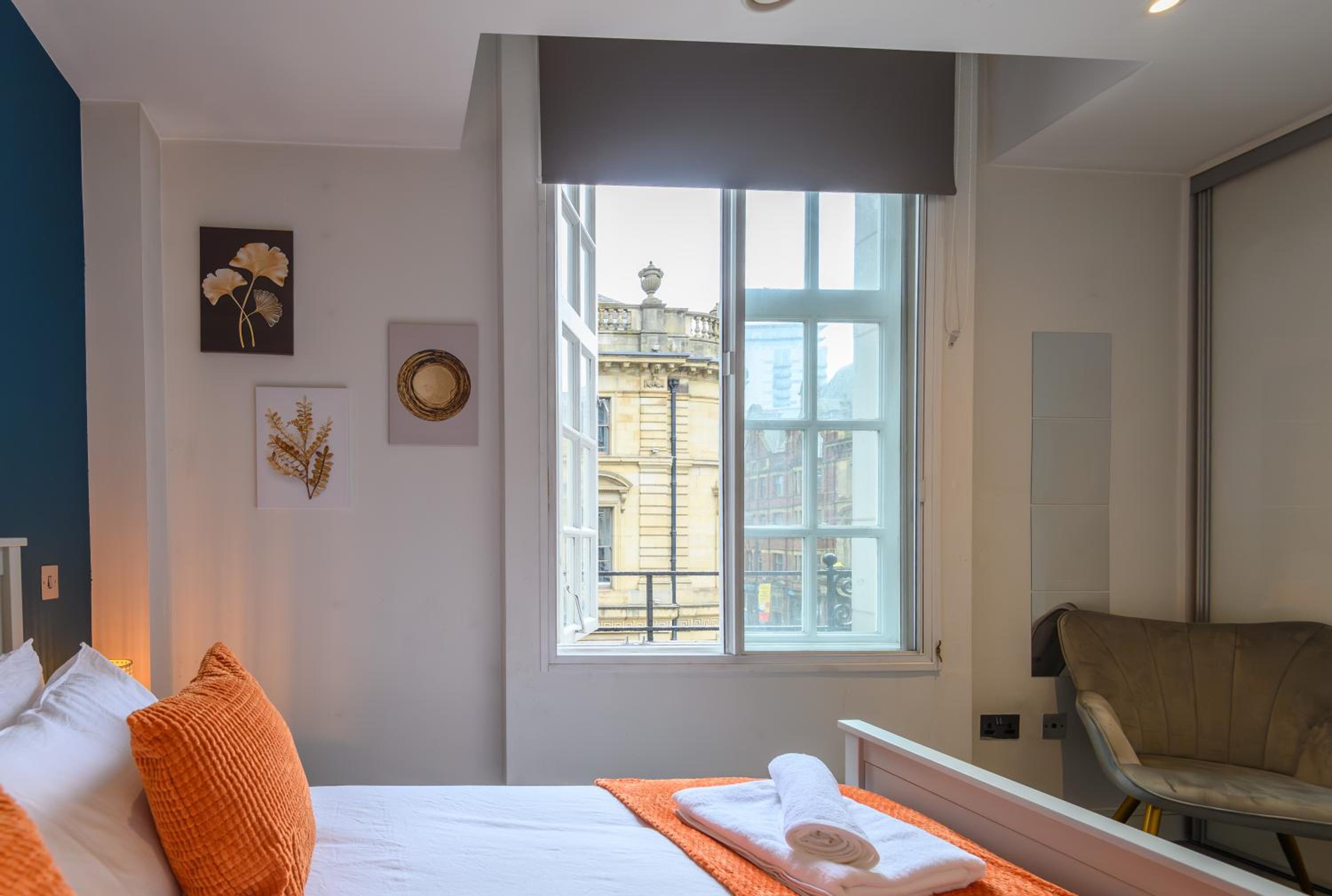 Central Business Class Apartment - Luxury Living