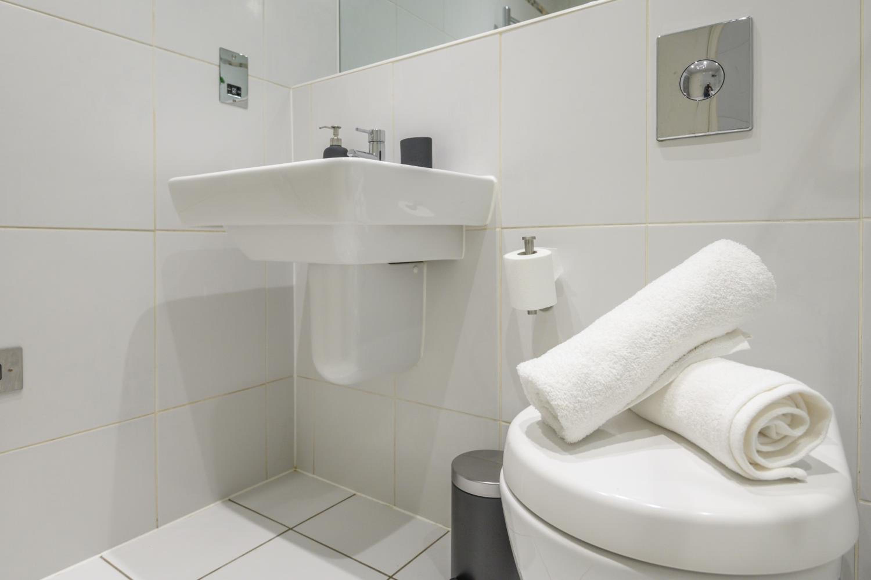 Central Business Class Apartment - Luxury Living
