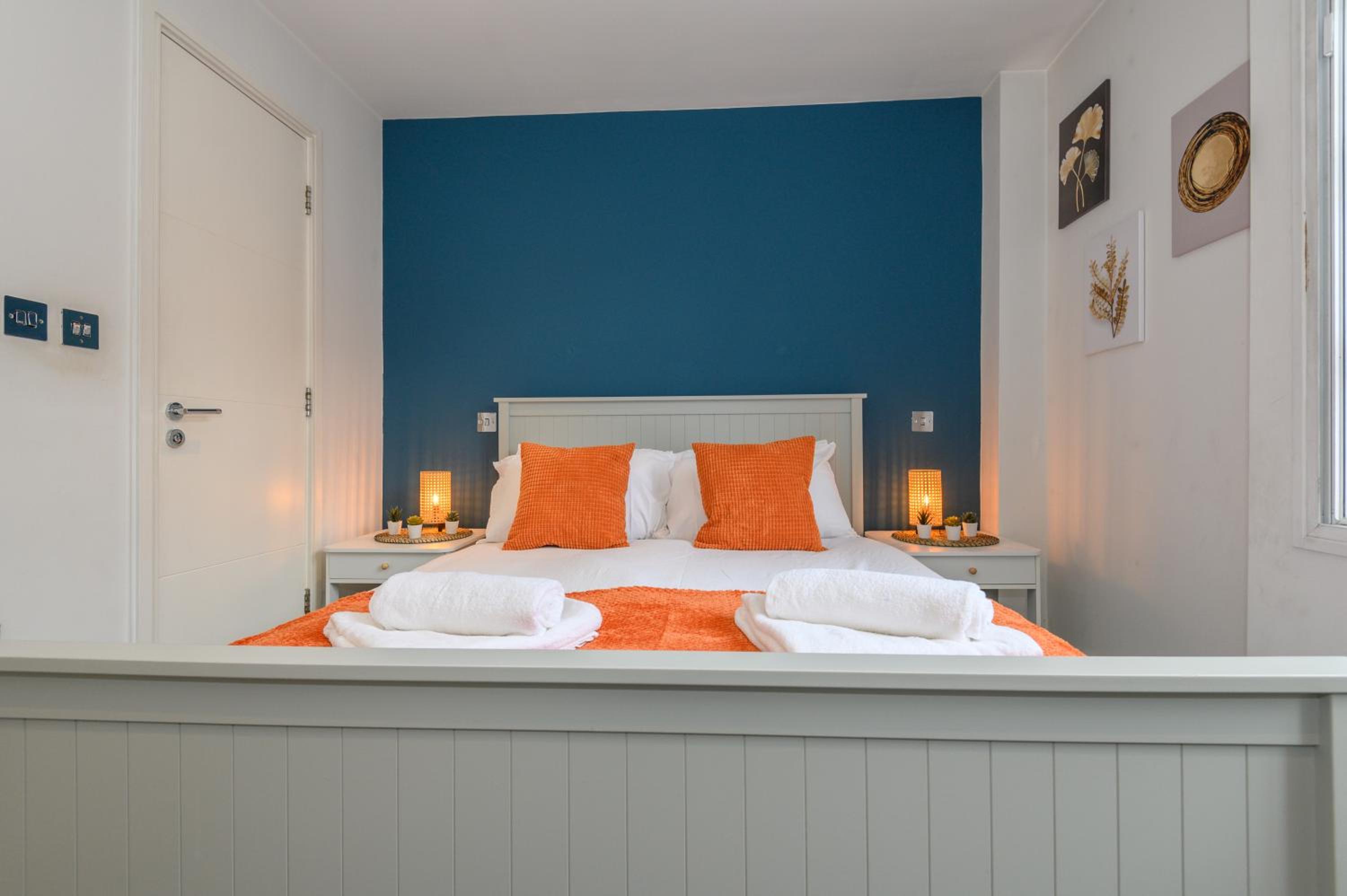Central Business Class Apartment - Luxury Living