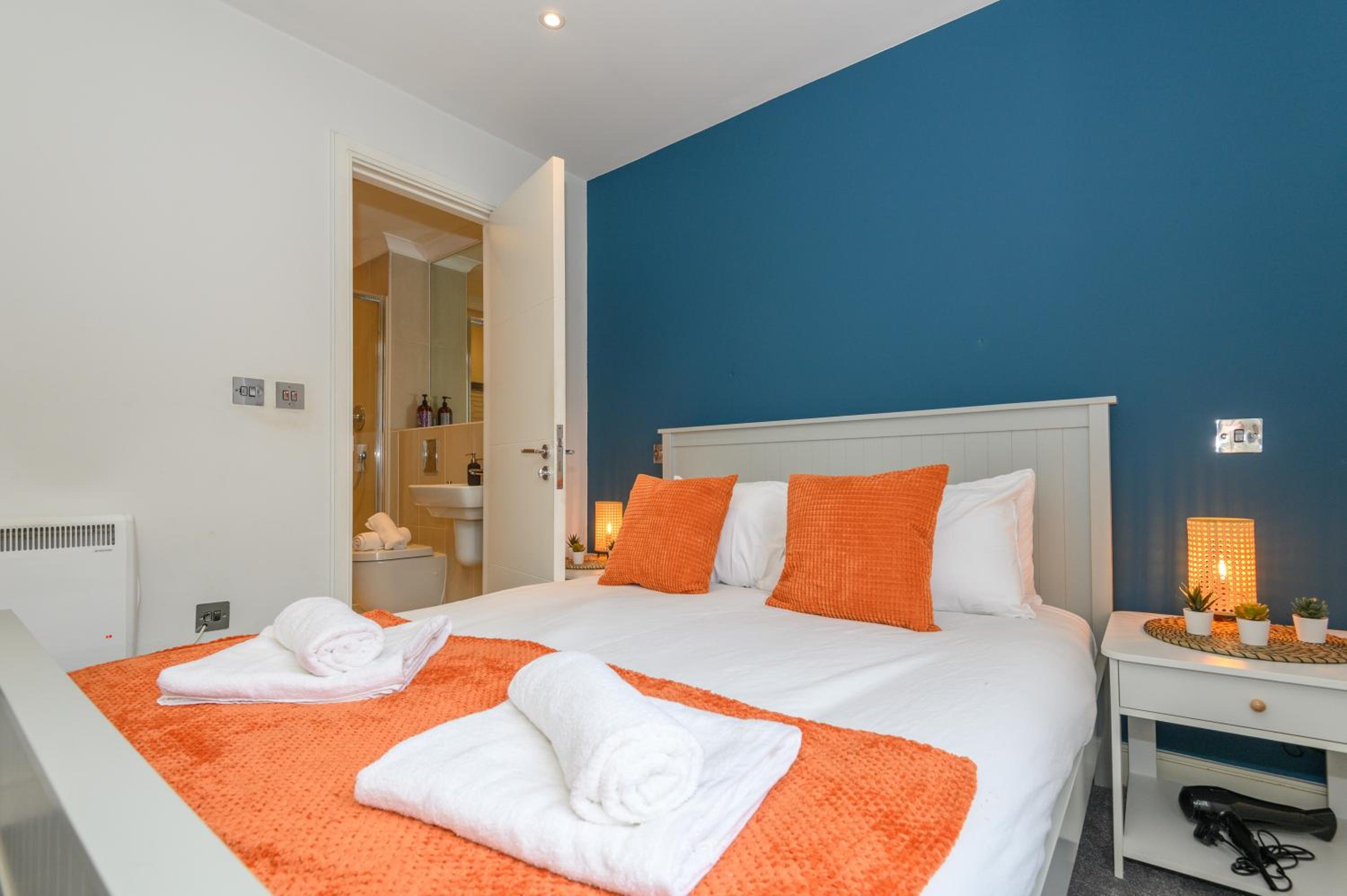 Central Business Class Apartment - Luxury Living