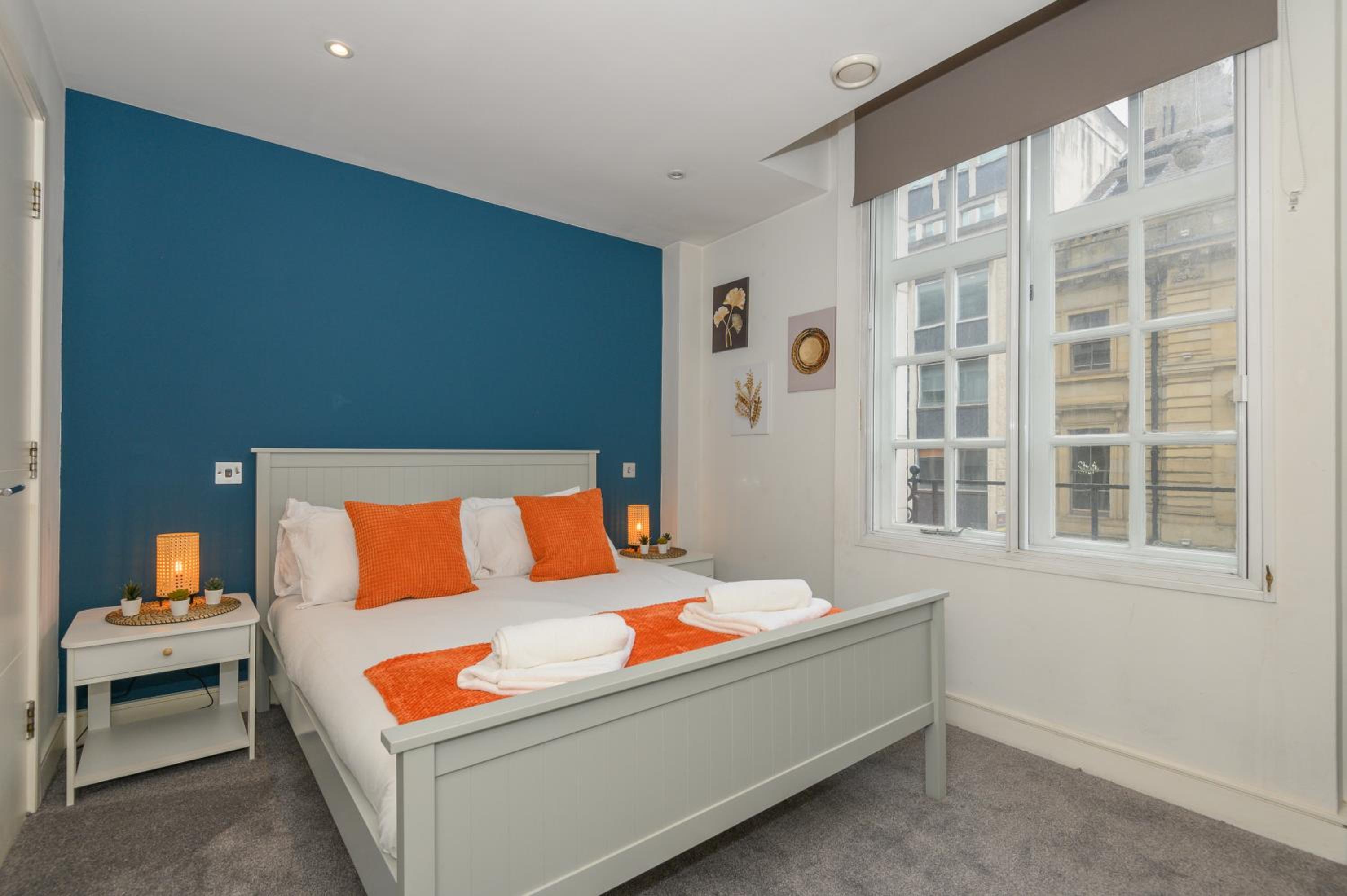 Central Business Class Apartment - Luxury Living