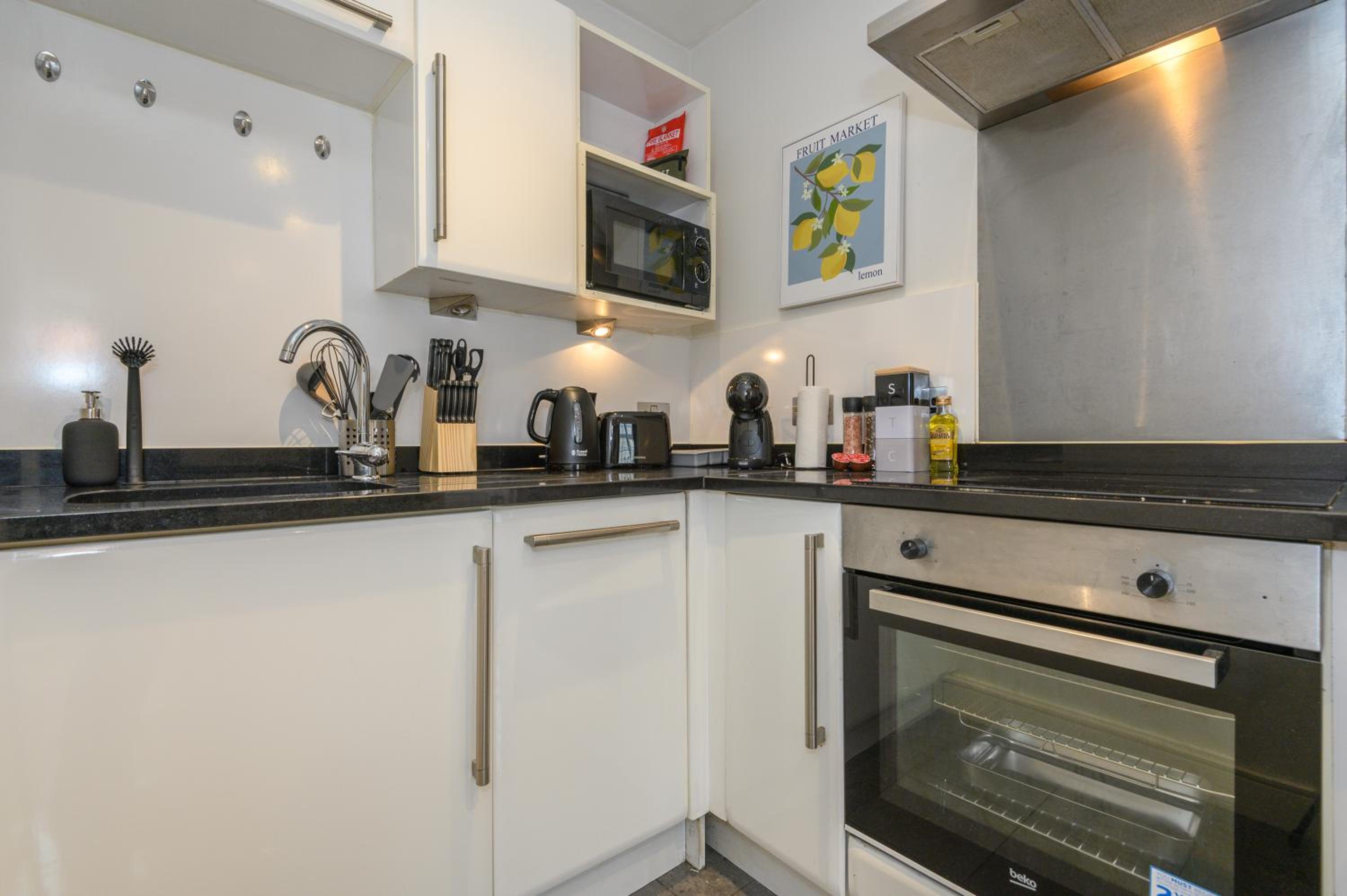 Central Business Class Apartment - Luxury Living