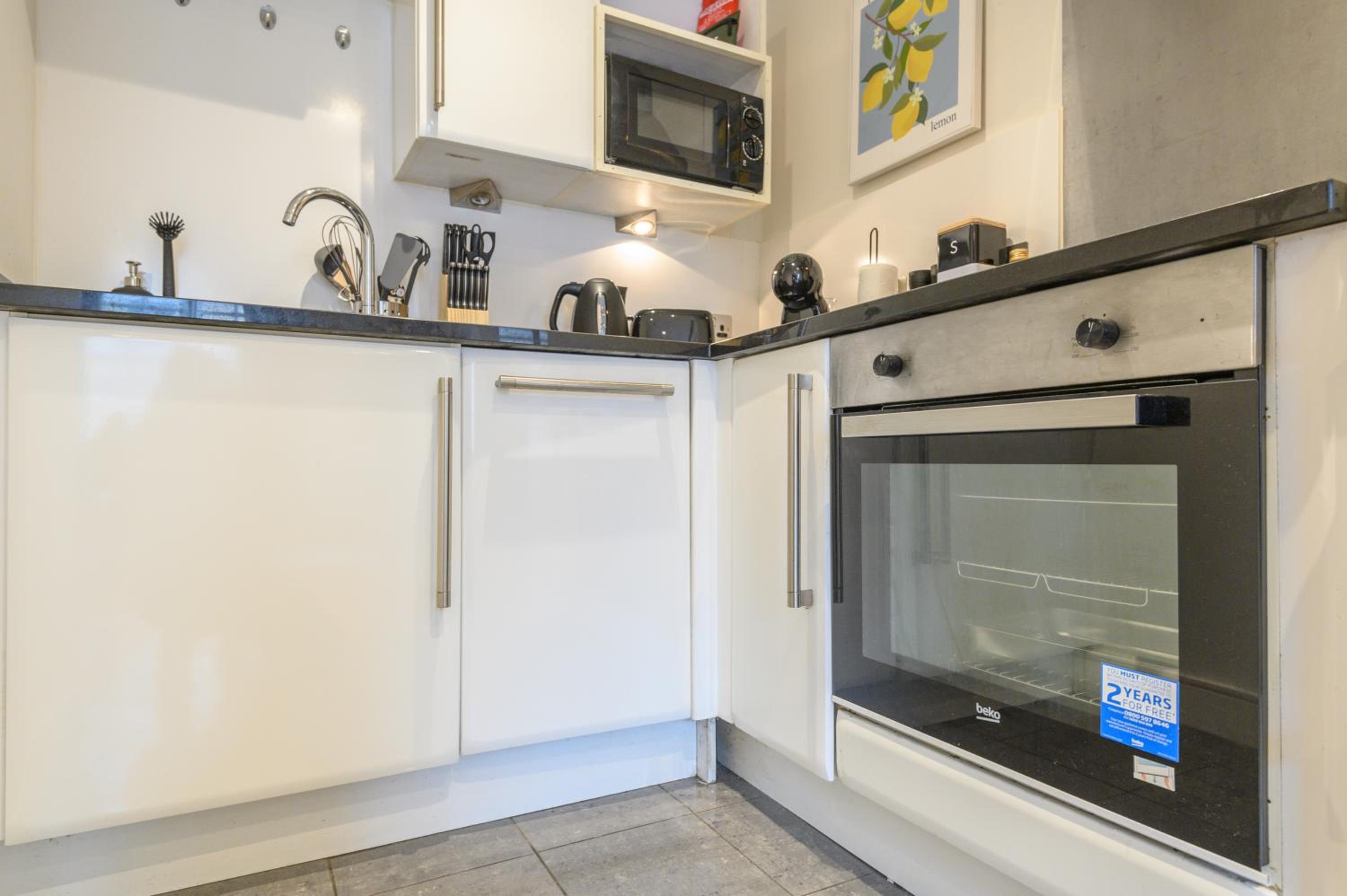 Central Business Class Apartment - Luxury Living
