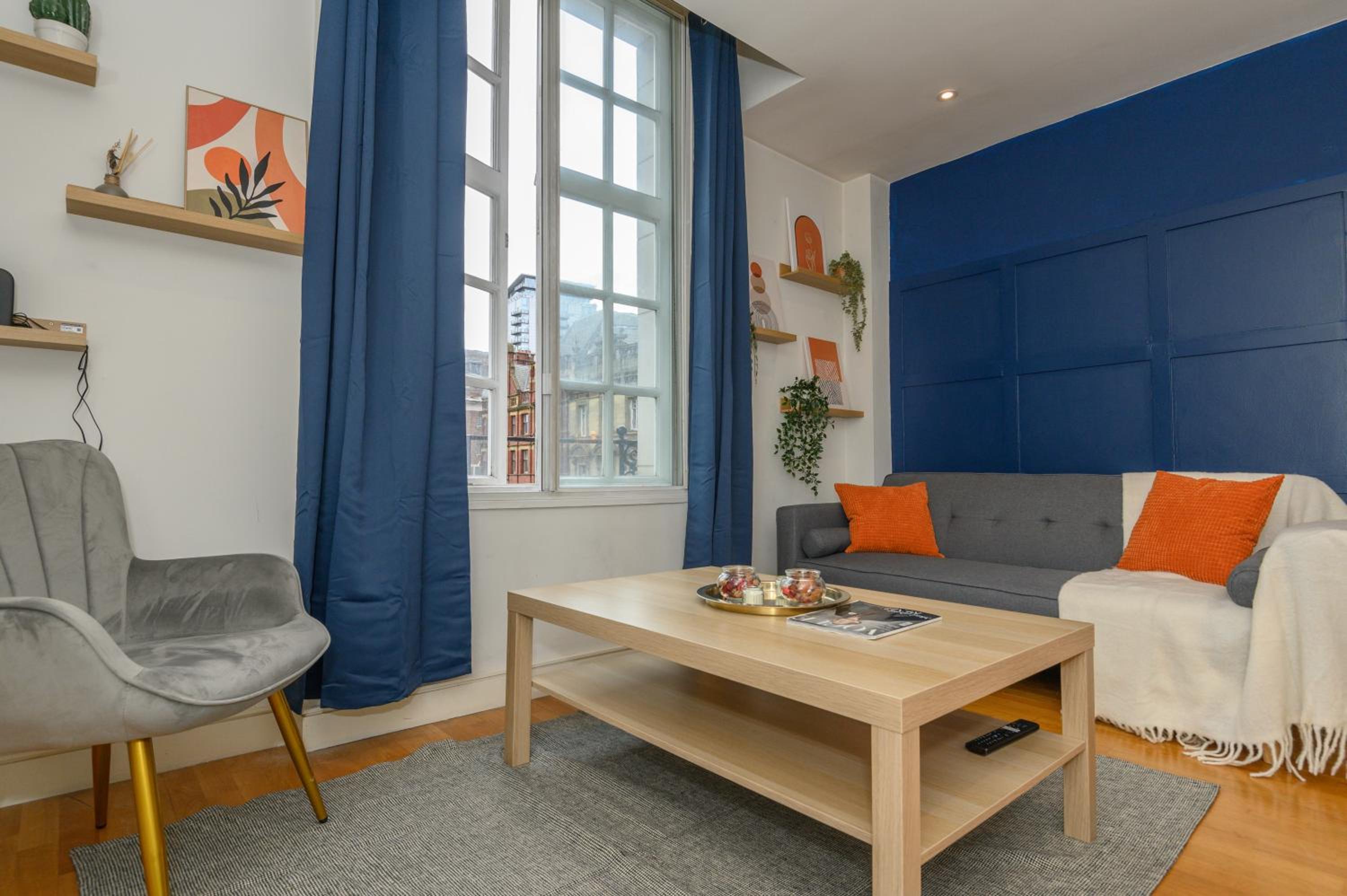 Central Business Class Apartment - Luxury Living