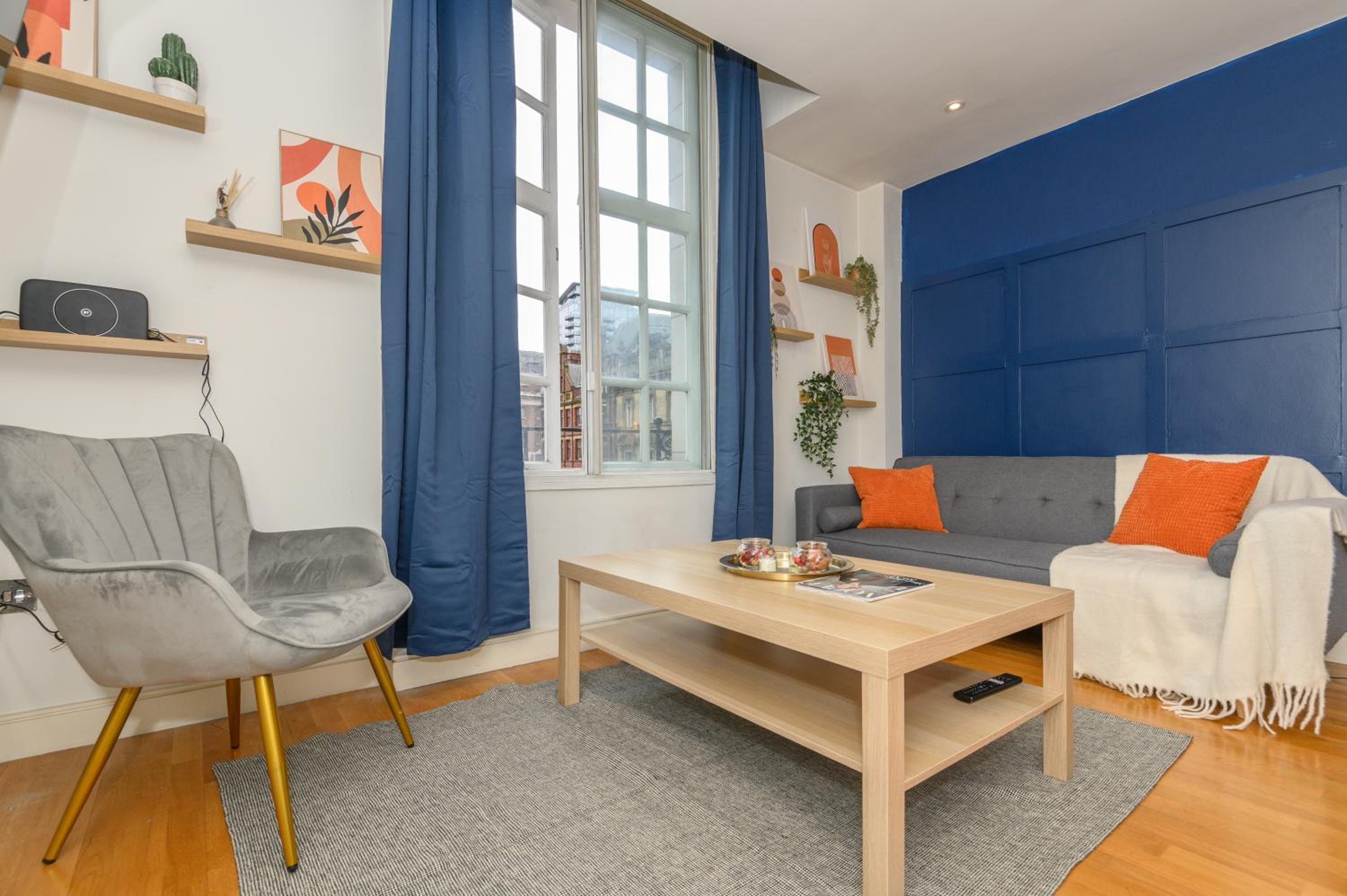 Central Business Class Apartment - Luxury Living