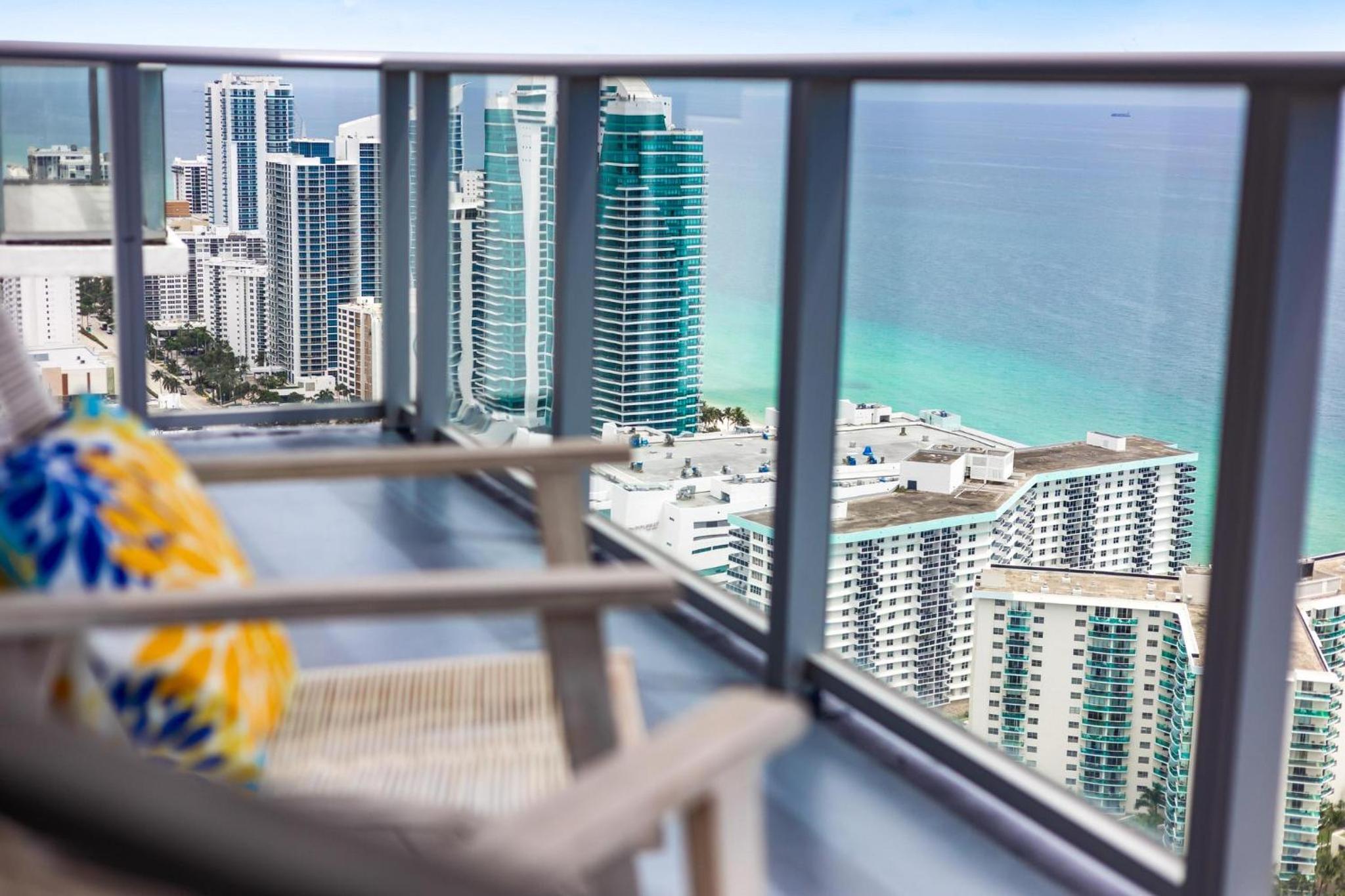 2 BDR Penthouse Ocean Front View Hyde Beach House