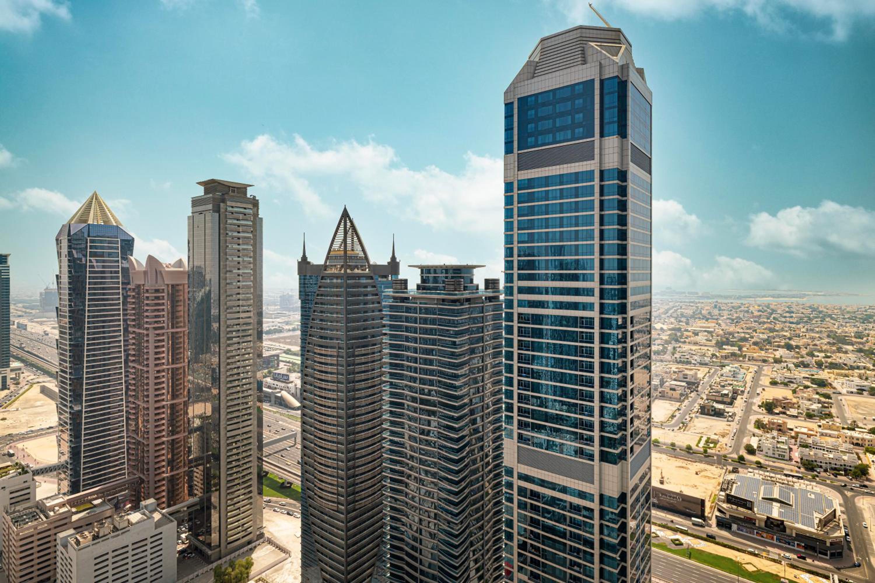 Paramount Midtown by Luxe Living