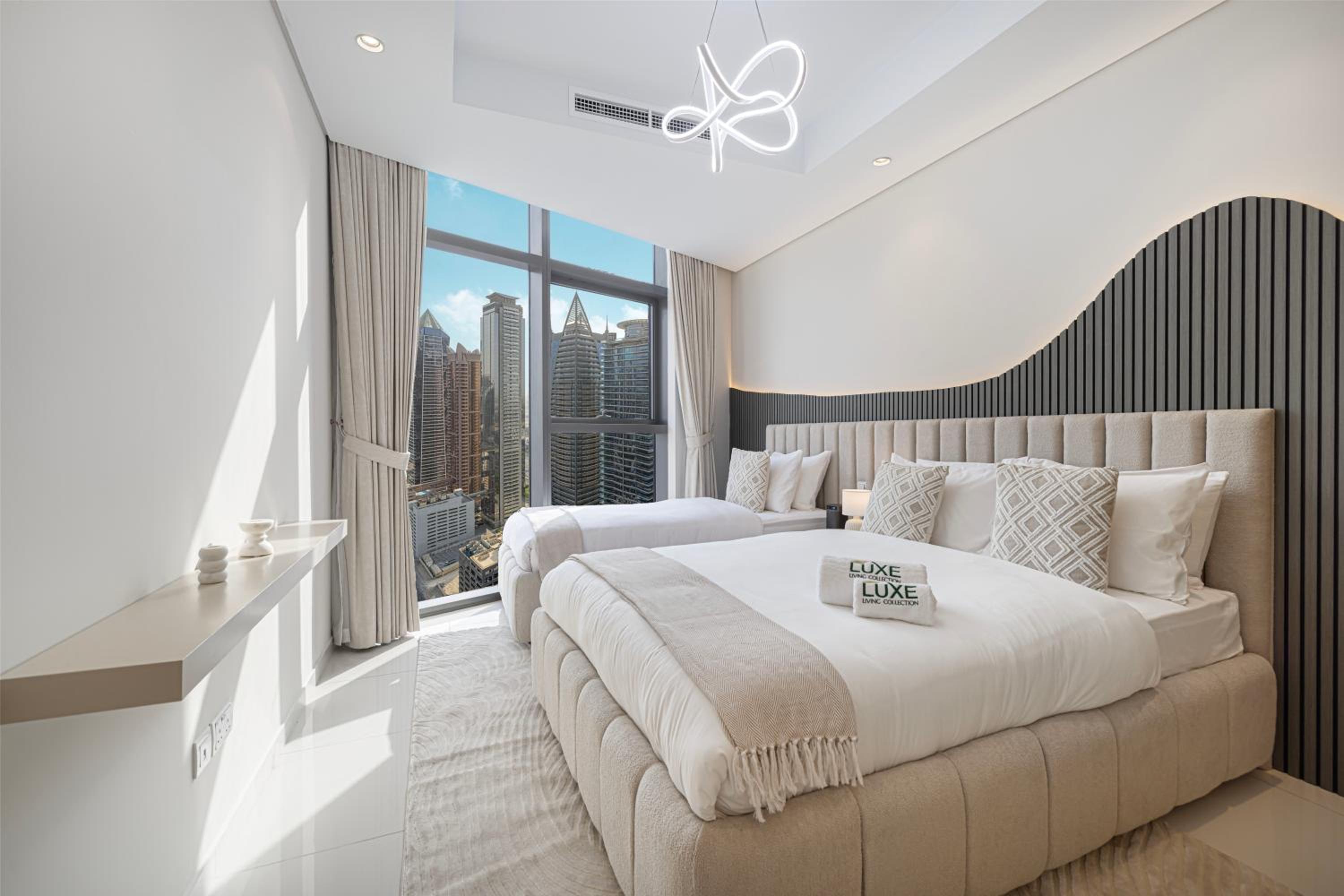 Paramount Midtown by Luxe Living