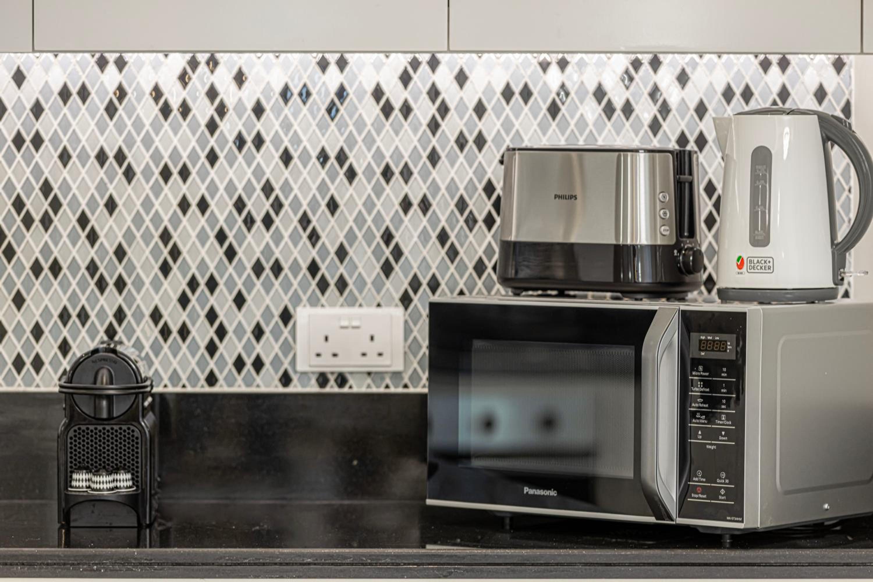 Paramount Midtown by Luxe Living