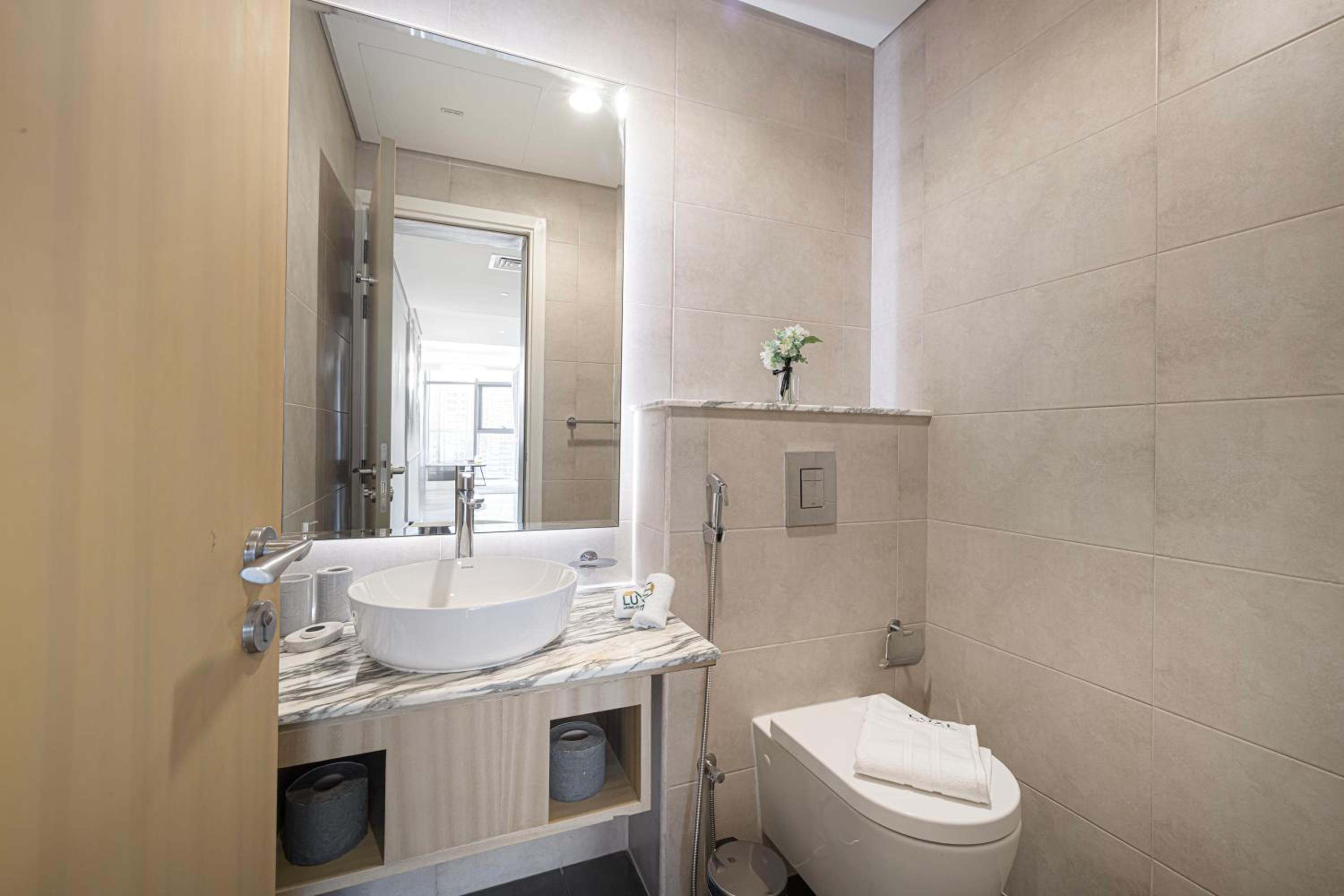 Paramount Midtown by Luxe Living