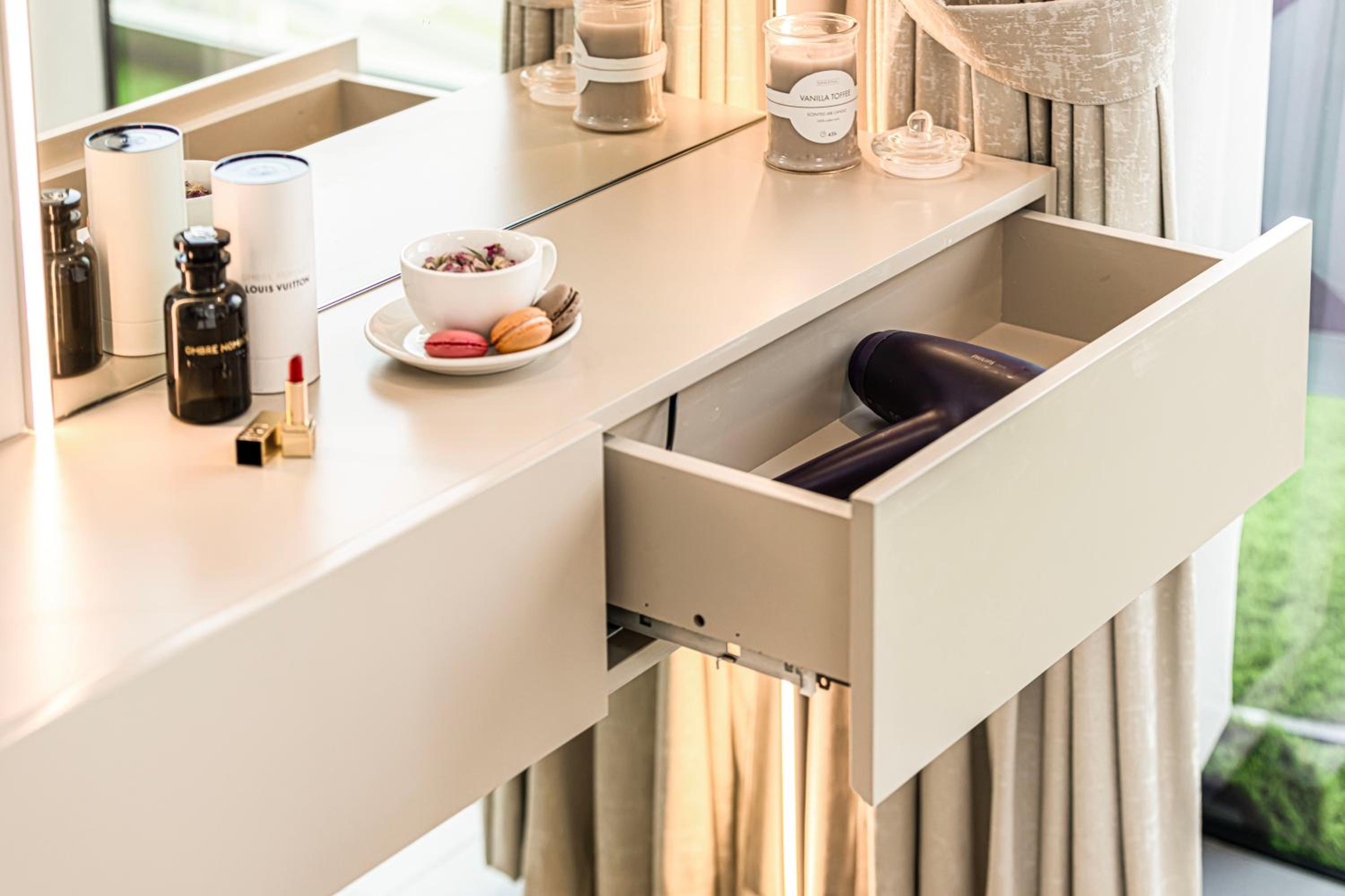 Paramount Midtown by Luxe Living