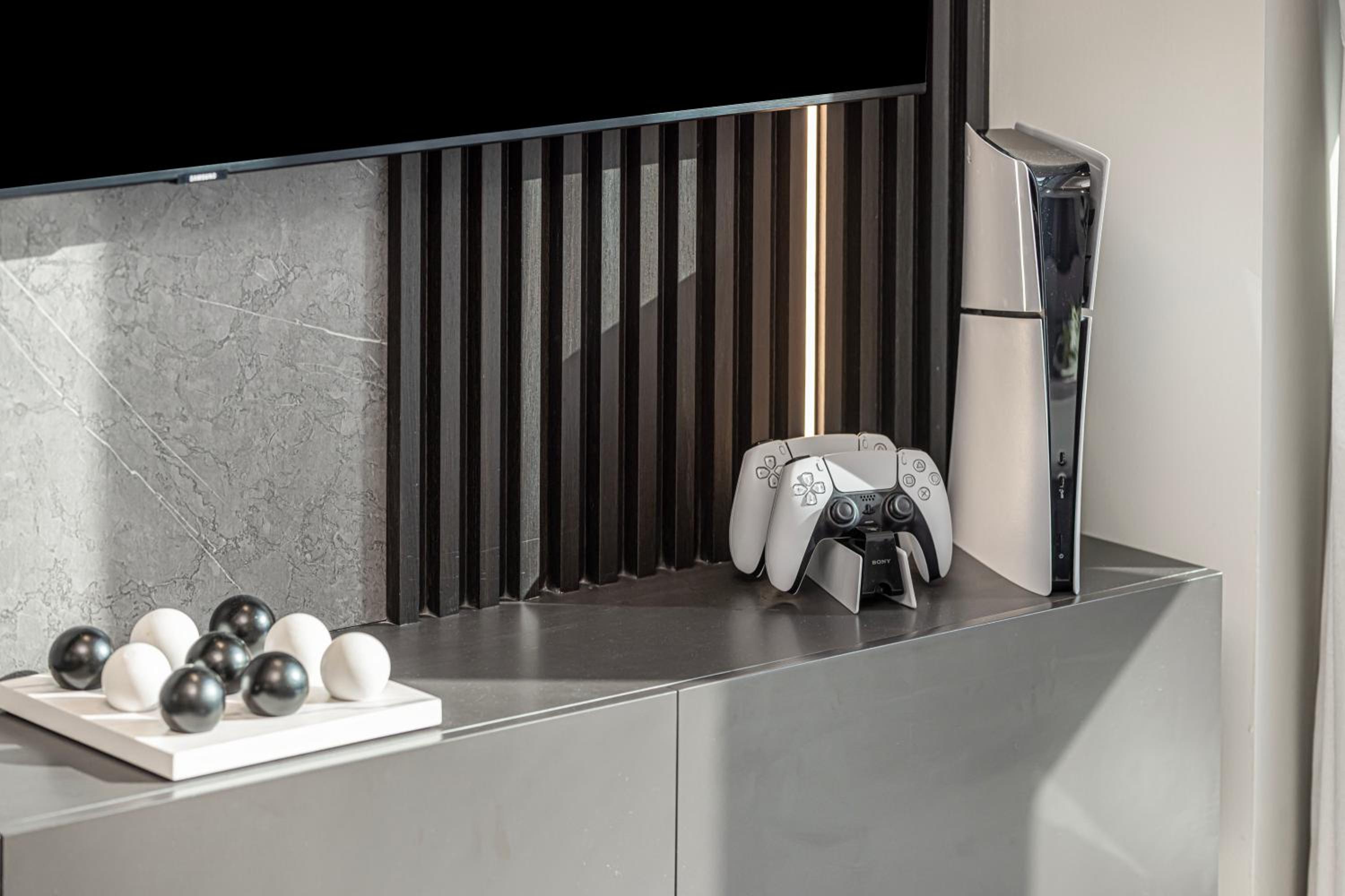 Paramount Midtown by Luxe Living