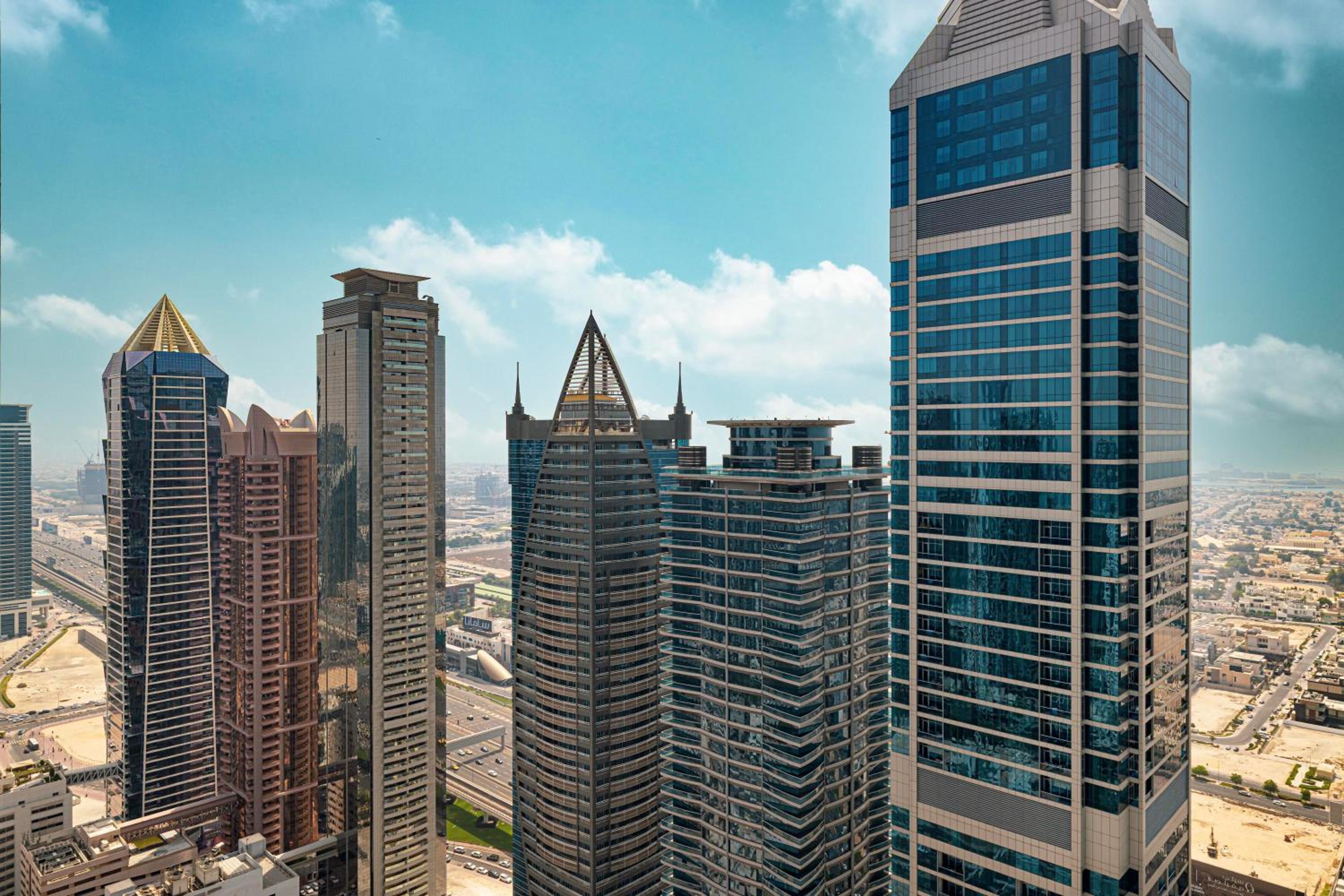 Paramount Midtown by Luxe Living